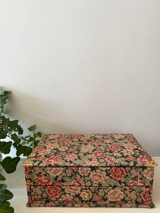Sieradendoos met bloemenprint