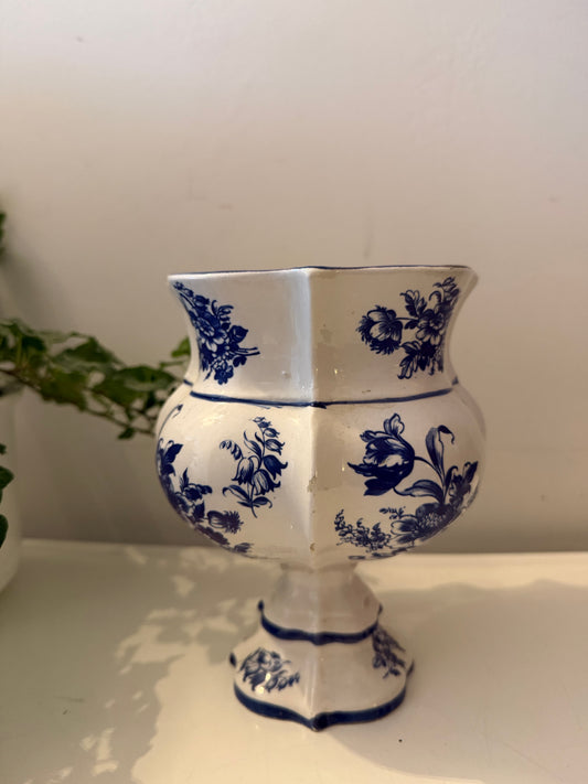 Blauw witte tulpenvaas
