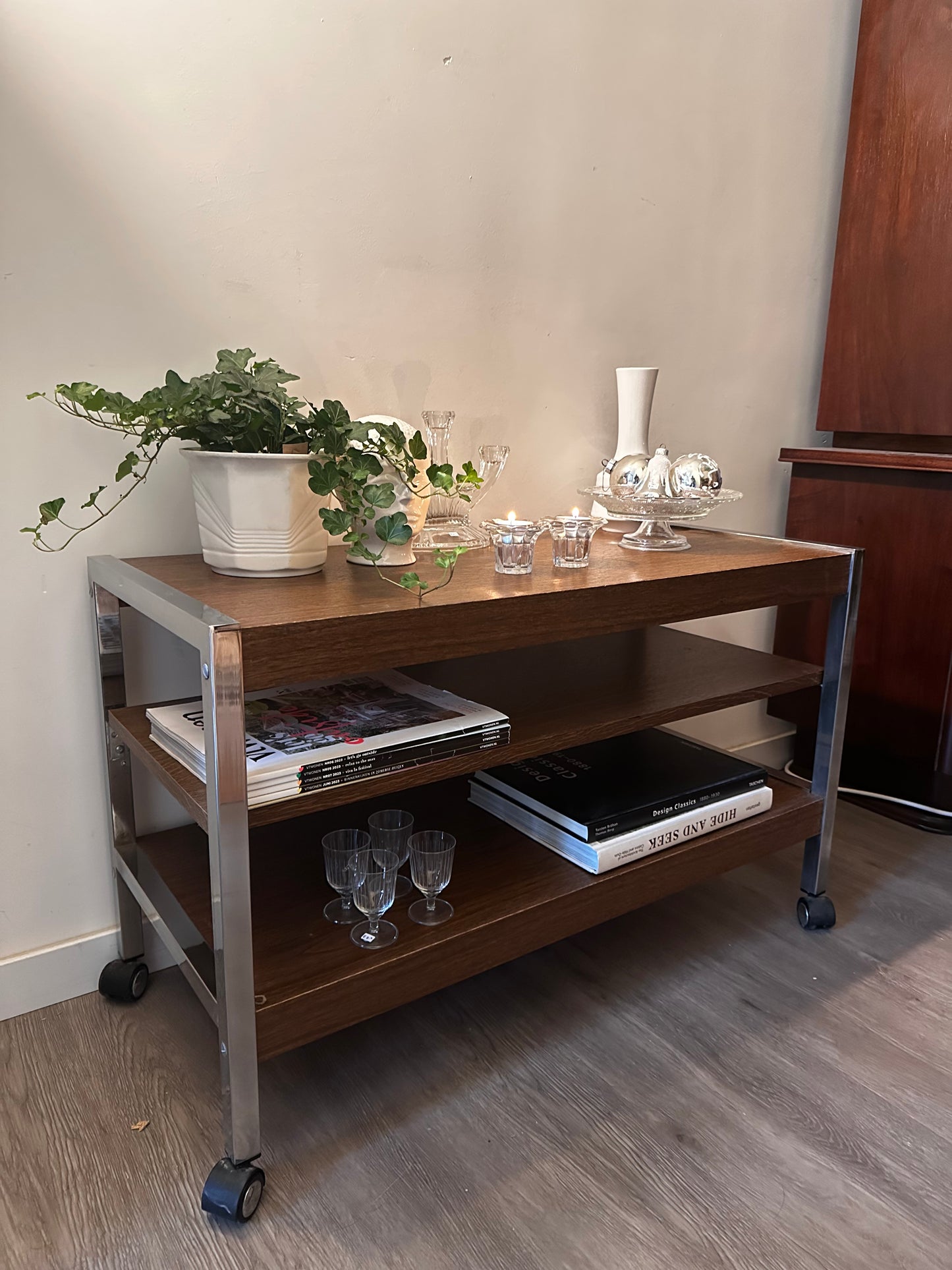 Jaren 70 vintage bijzettafel serveerwagen