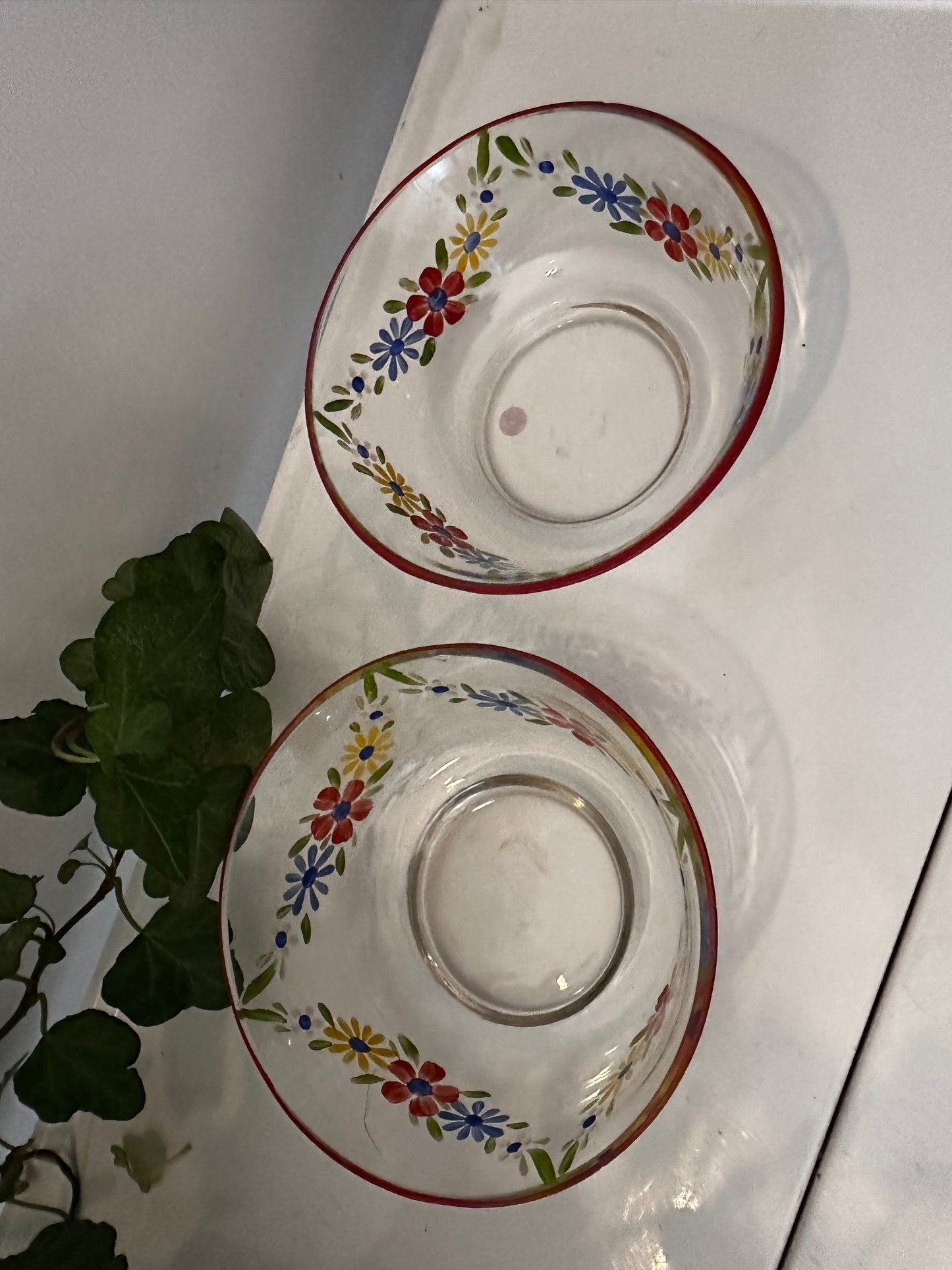 2 vintage handbeschilderde schaaltjes