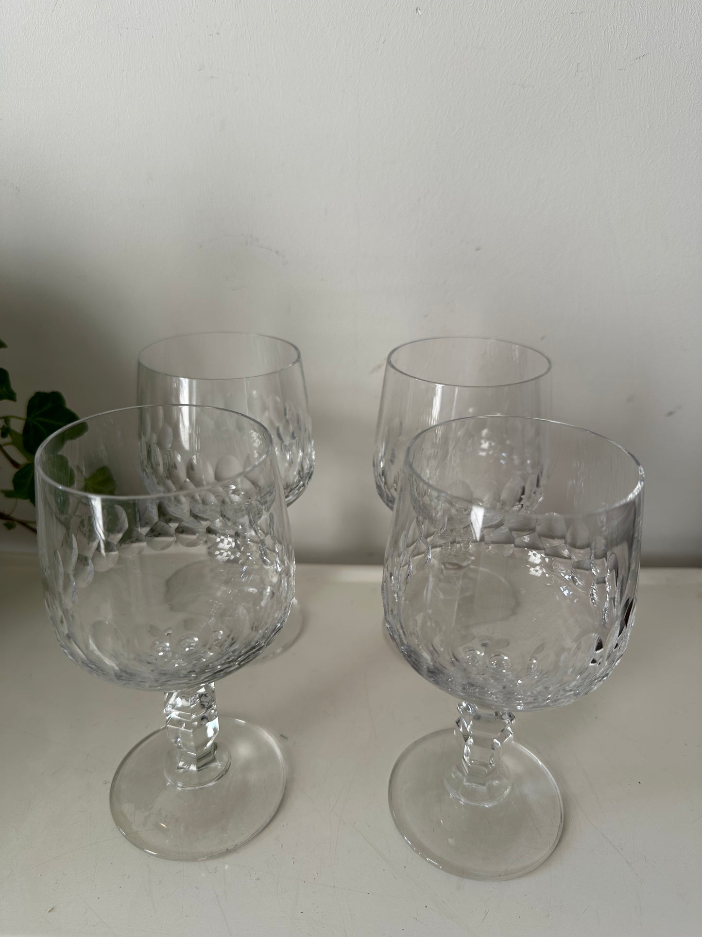 Set van 4 kristallen wijnglazen