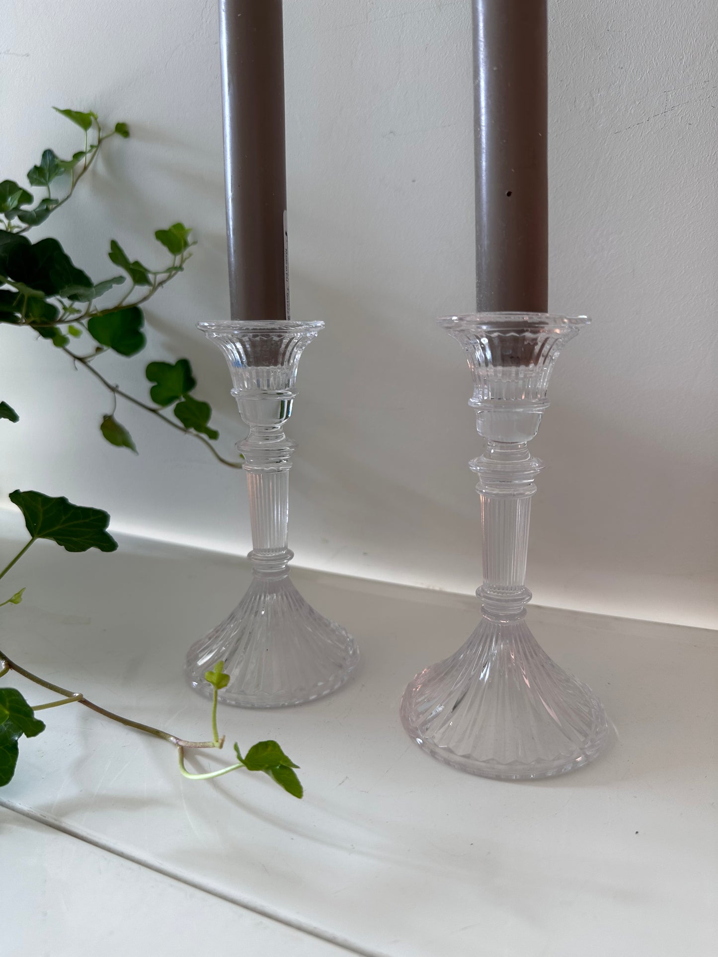 Set van twee vintage glazen kandelaars