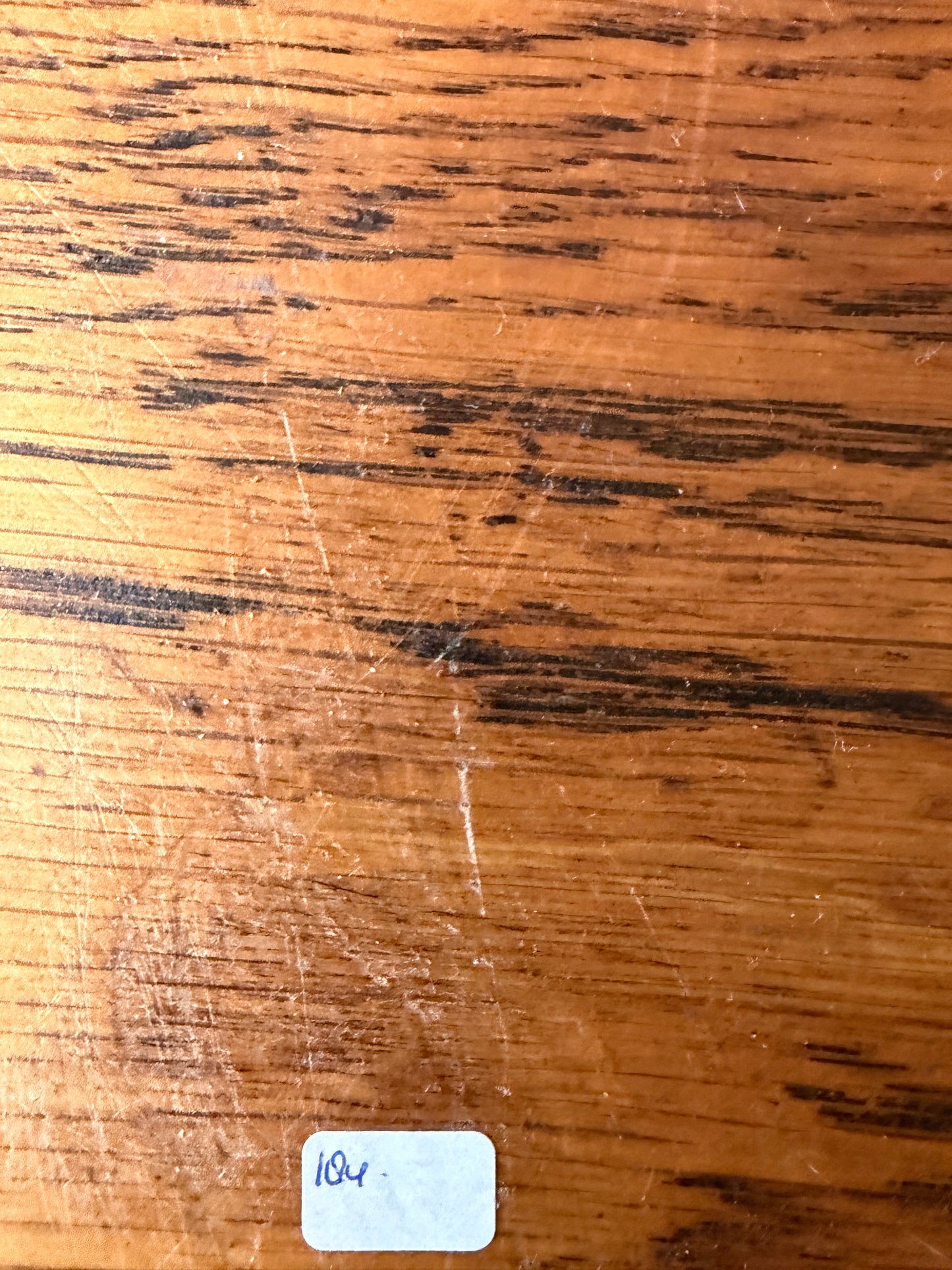 Houten tafeltje met laatje