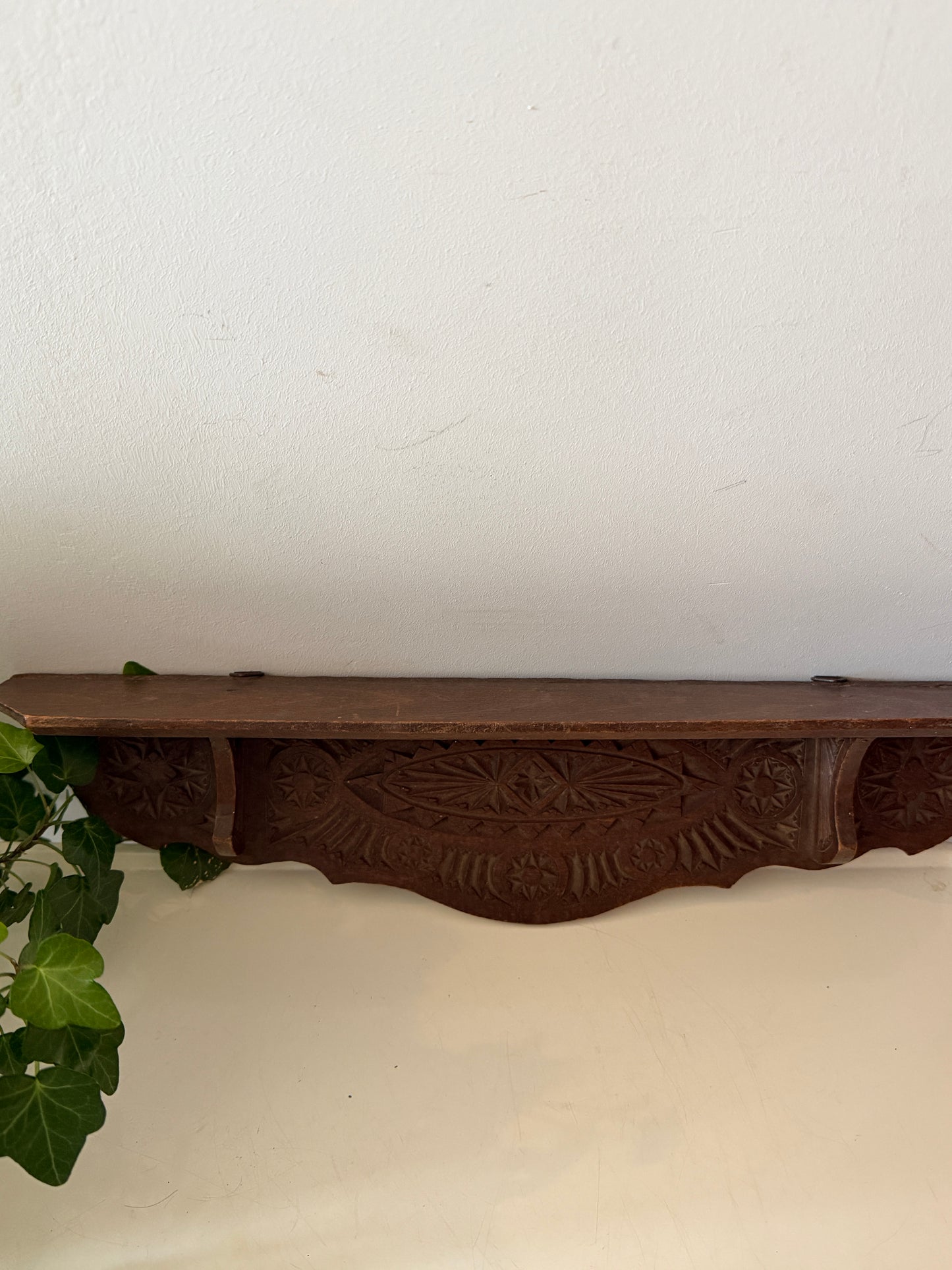 Houten wandplankje