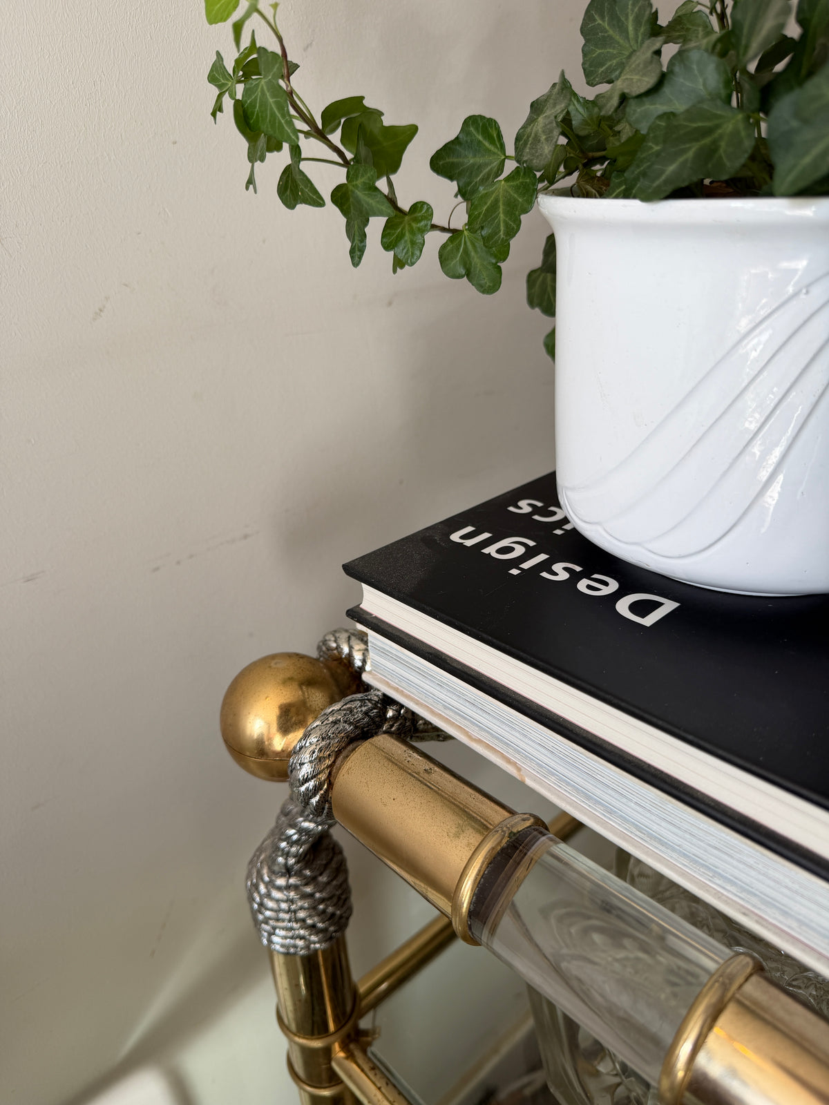 Hollywood Regency sidetable / bar console