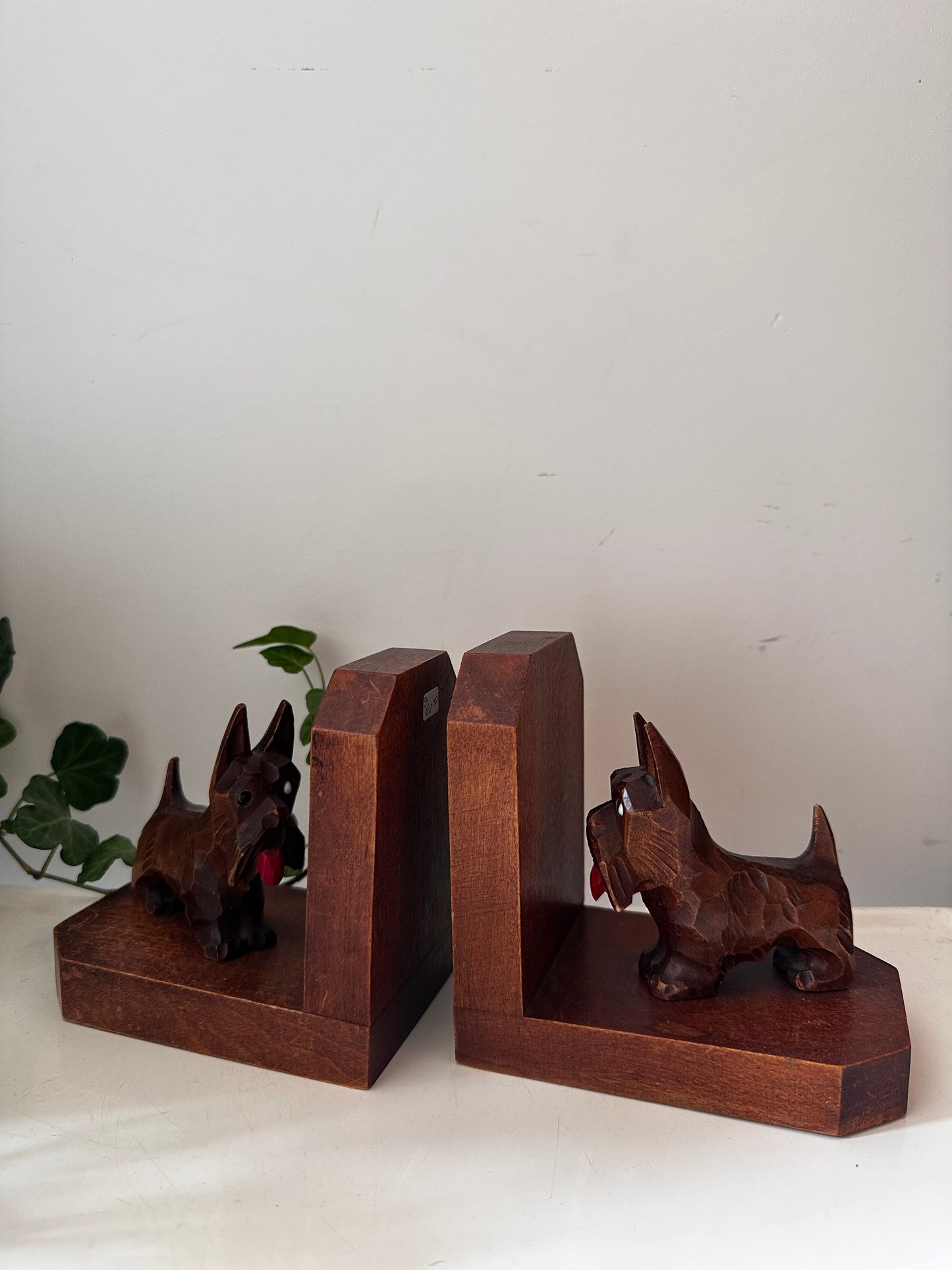 Boekensteunen met hondjes