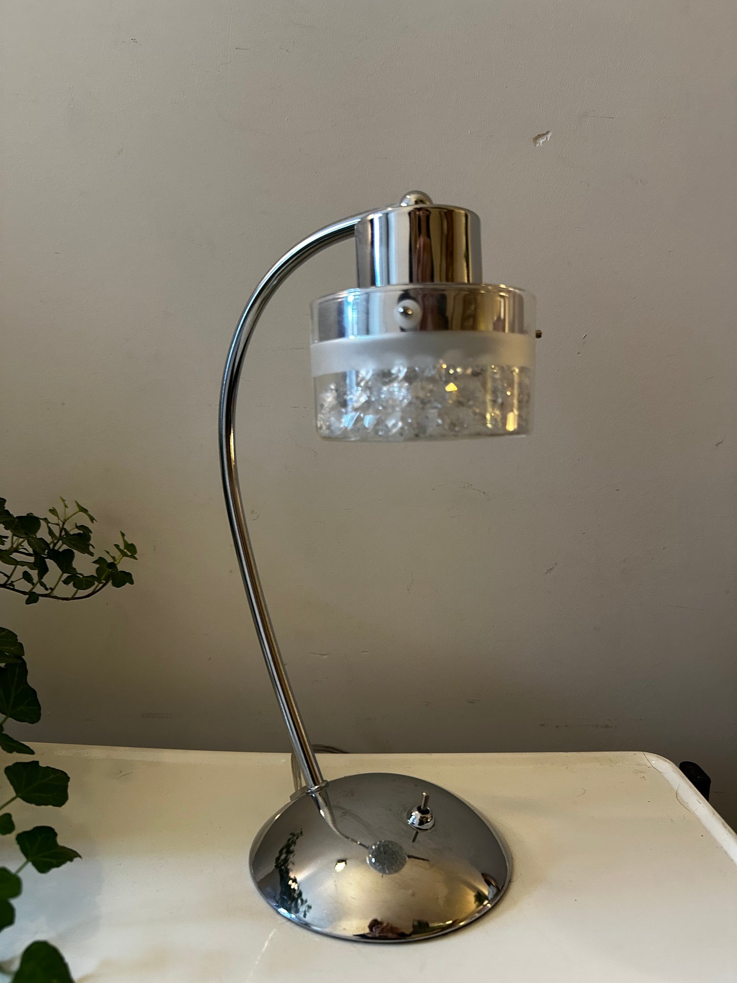 Zilverkleurig tafellamp Jaren 80