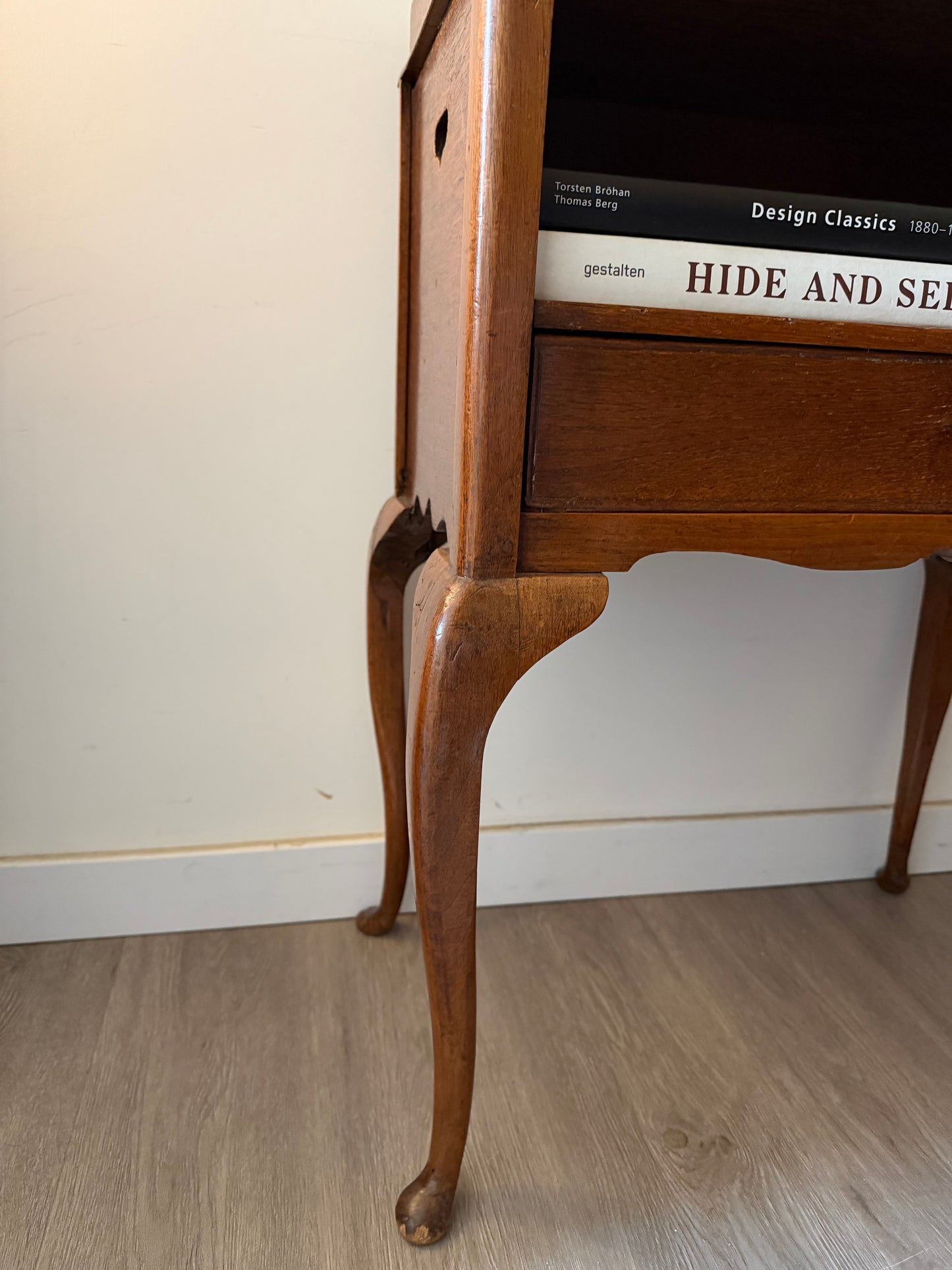 Telefoonkastje met lade