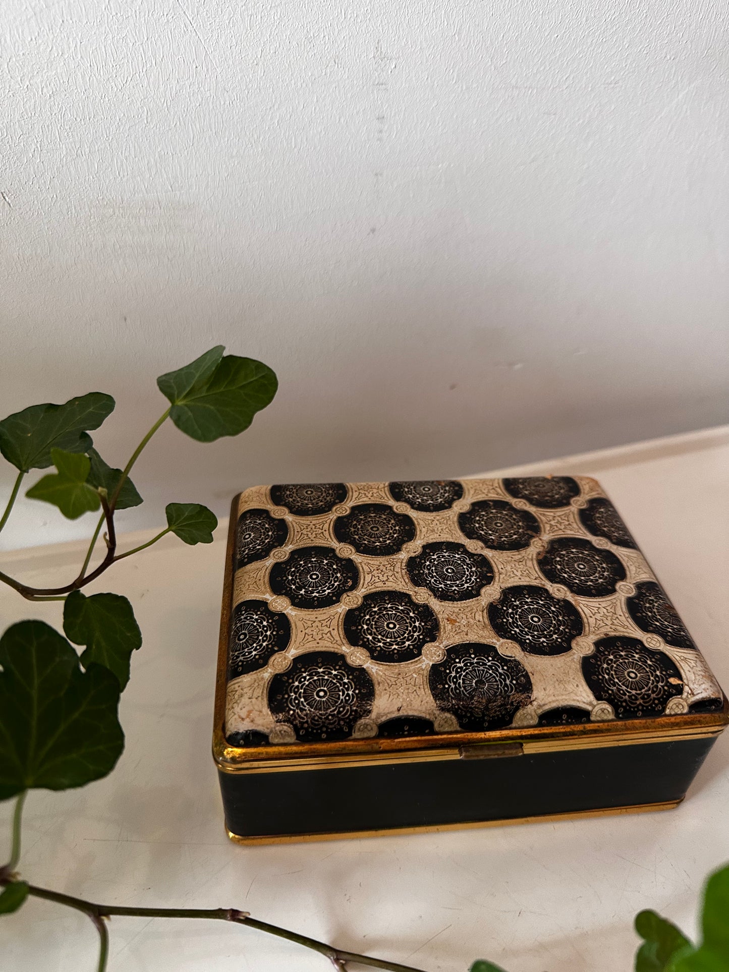 Vintage art deco stijl bewaardoosje