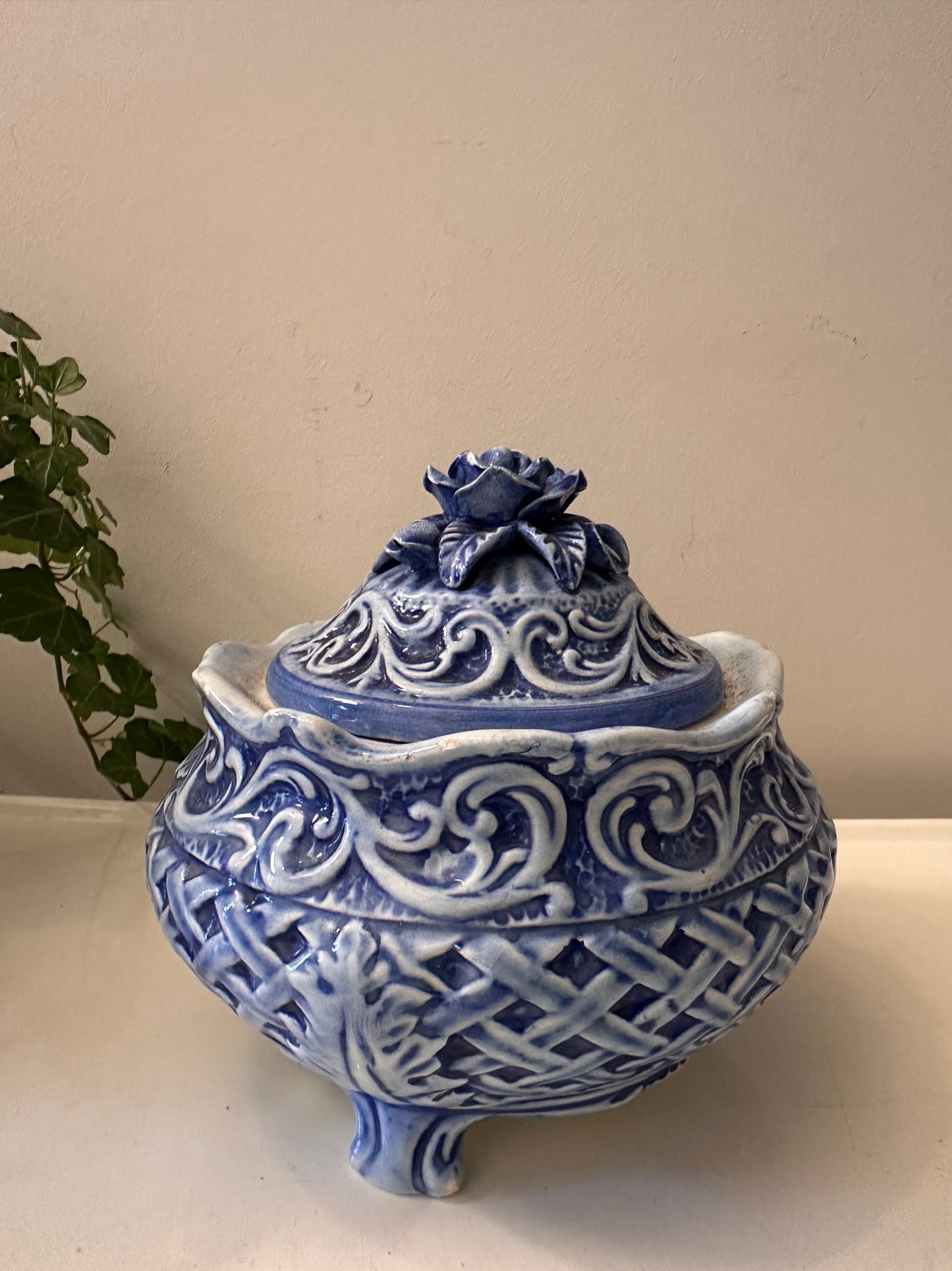 Blauwwit keramieken potje met dekseltje