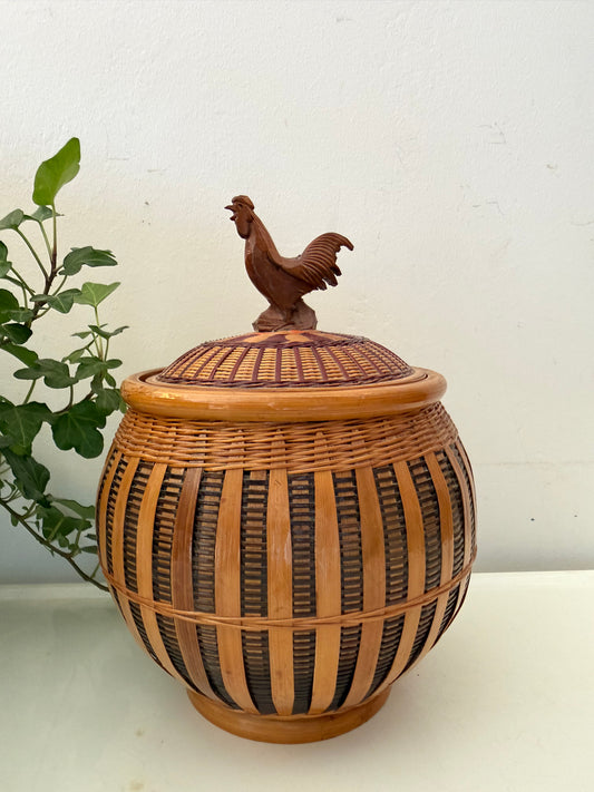 Rotan voorraadpot met haan mid century