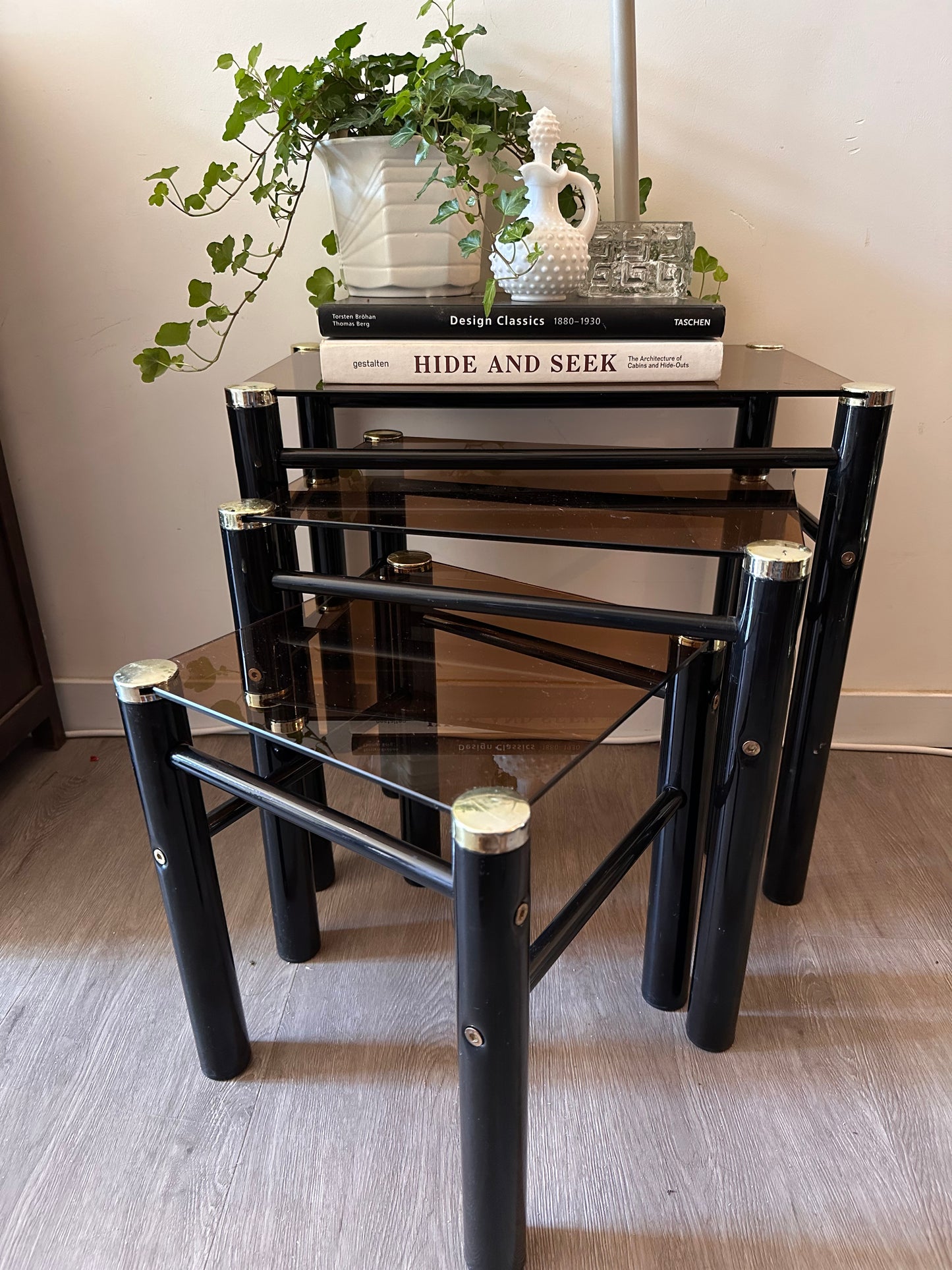 Set van 3 nesting tables space age Hollywood Regency