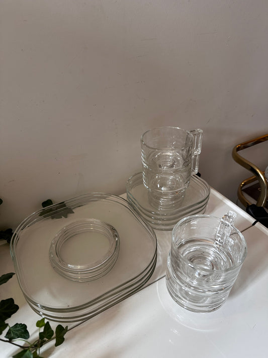 Italiaans design ontbijt set 4 borden en 4 kop en schotels