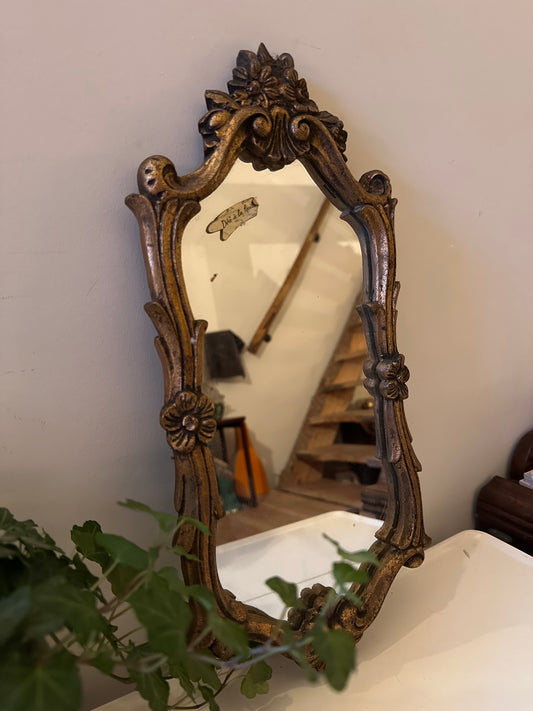 Wandspiegel met barok lijst