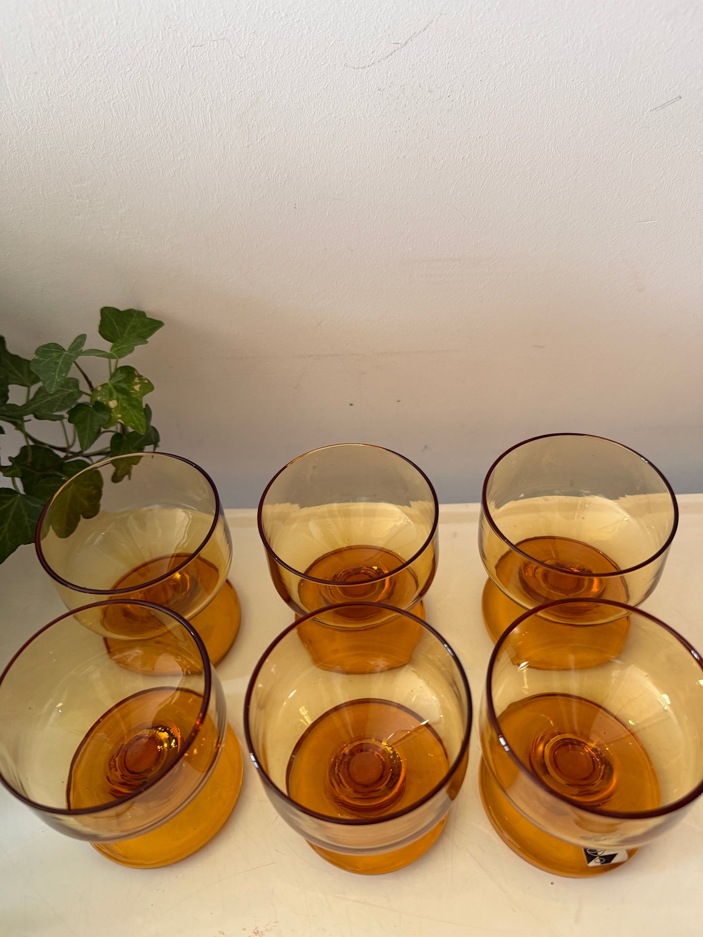 Set van 6 Italiaanse coupe glazen amber