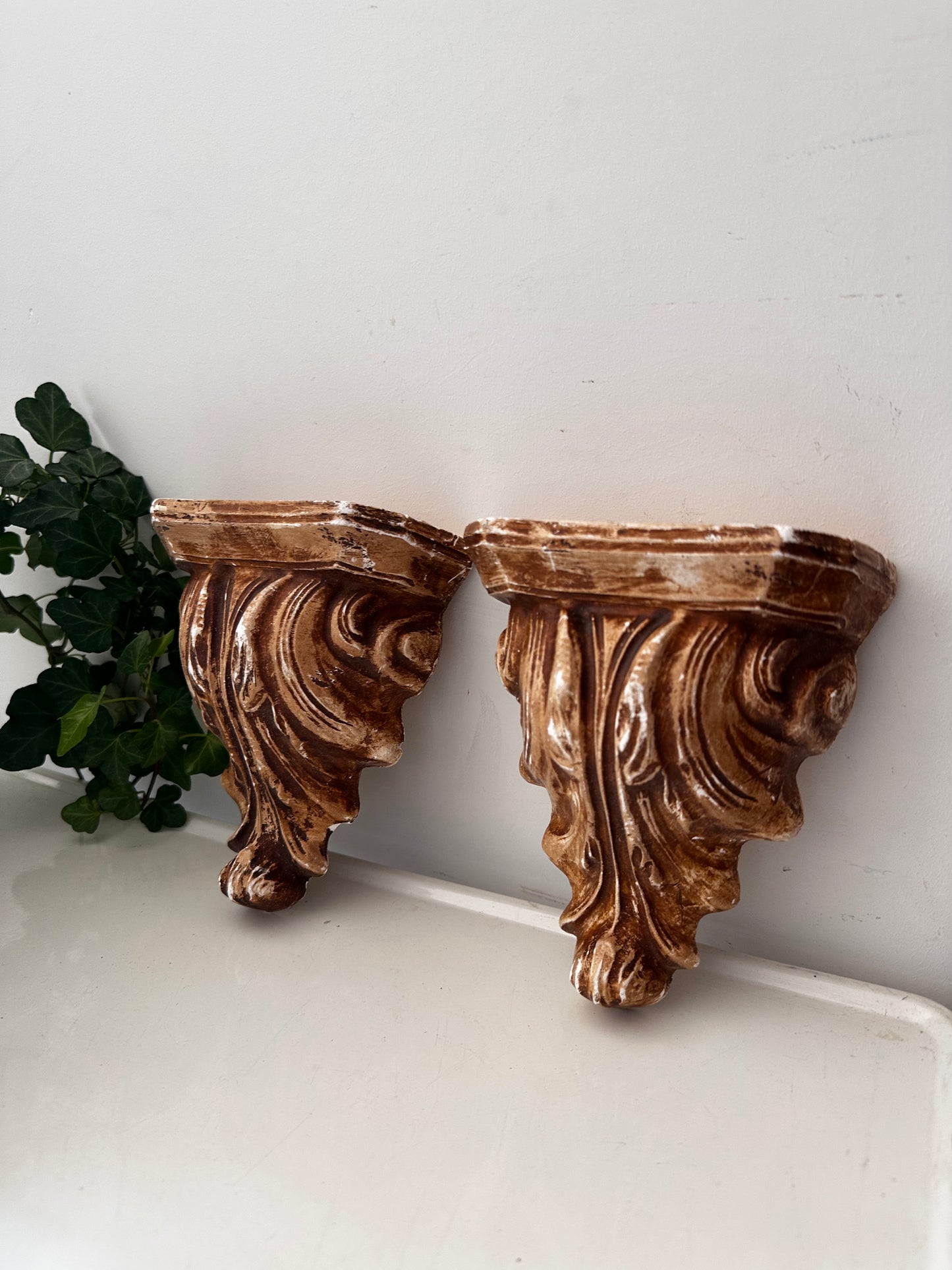 Vintage wand consoles