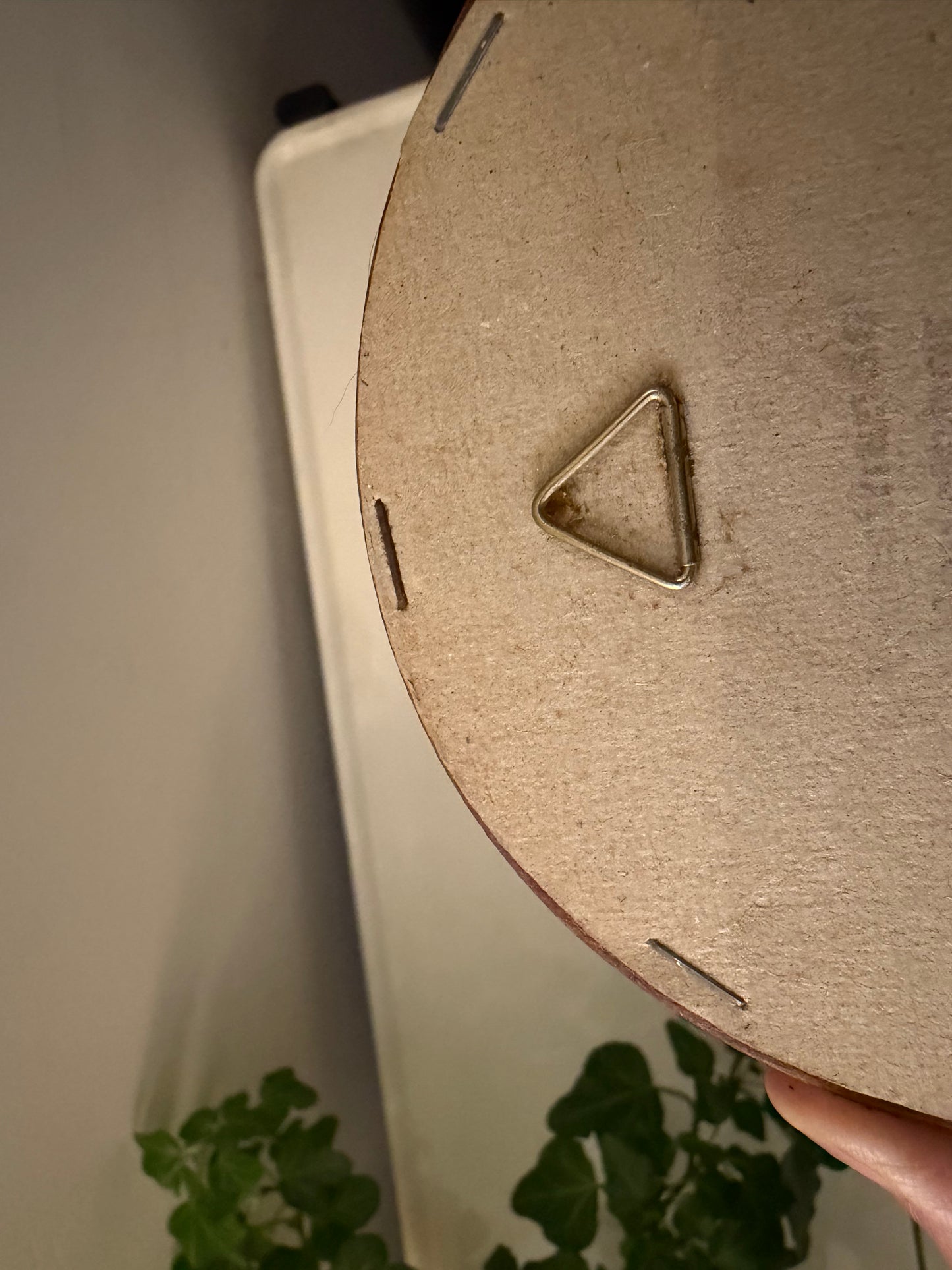 Vintage borduurwerkje in rond lijstje