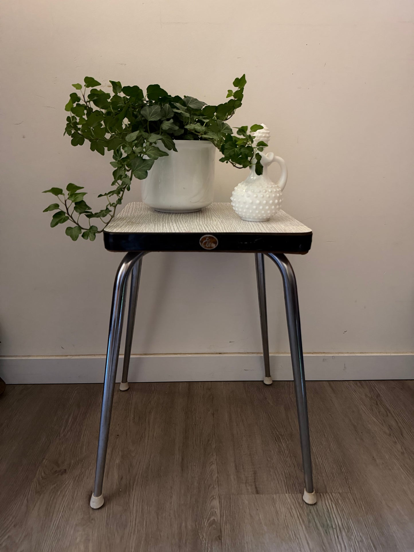 Jaren 60 formica krukje