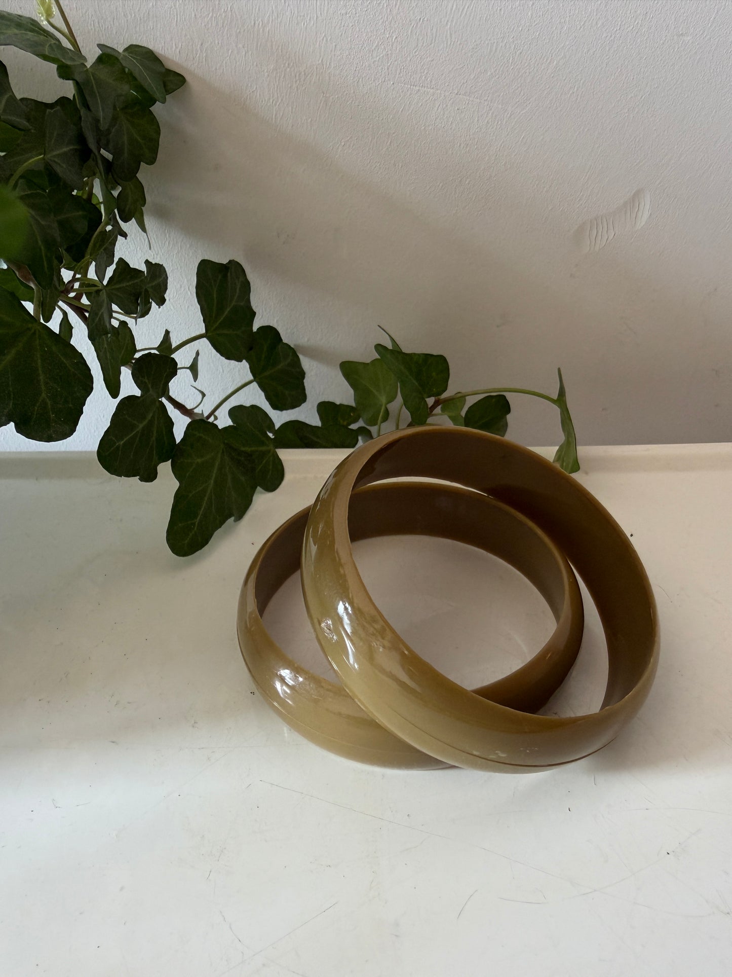 Set van 2 olijfgroene armbanden
