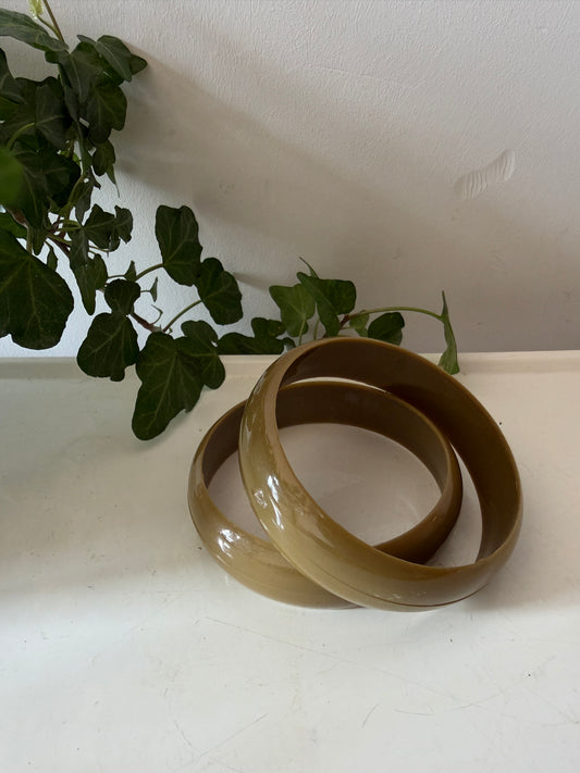 Set van 2 olijfgroene armbanden