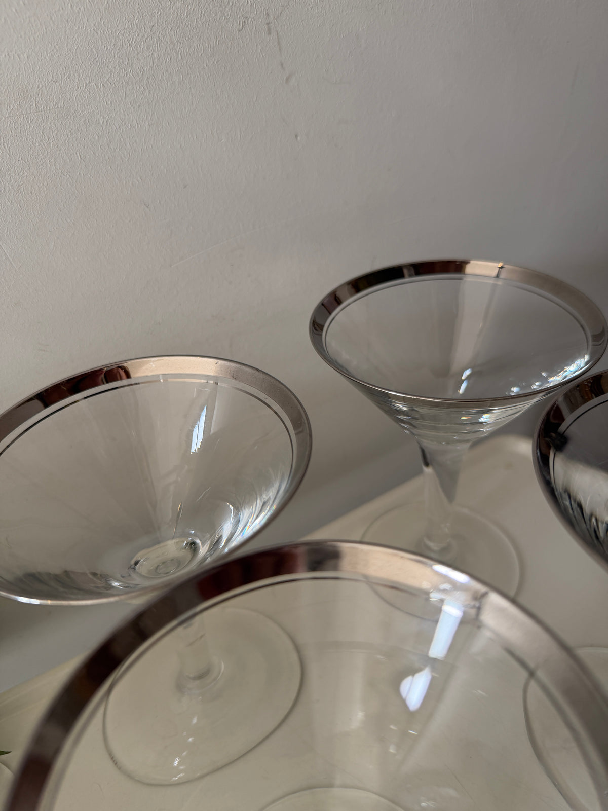 Mid Century cocktailglazen met zilverkleurige rand