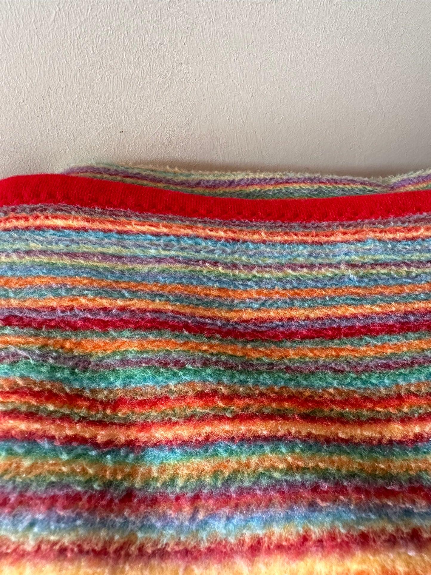 Gestreepte jaren 80 deken