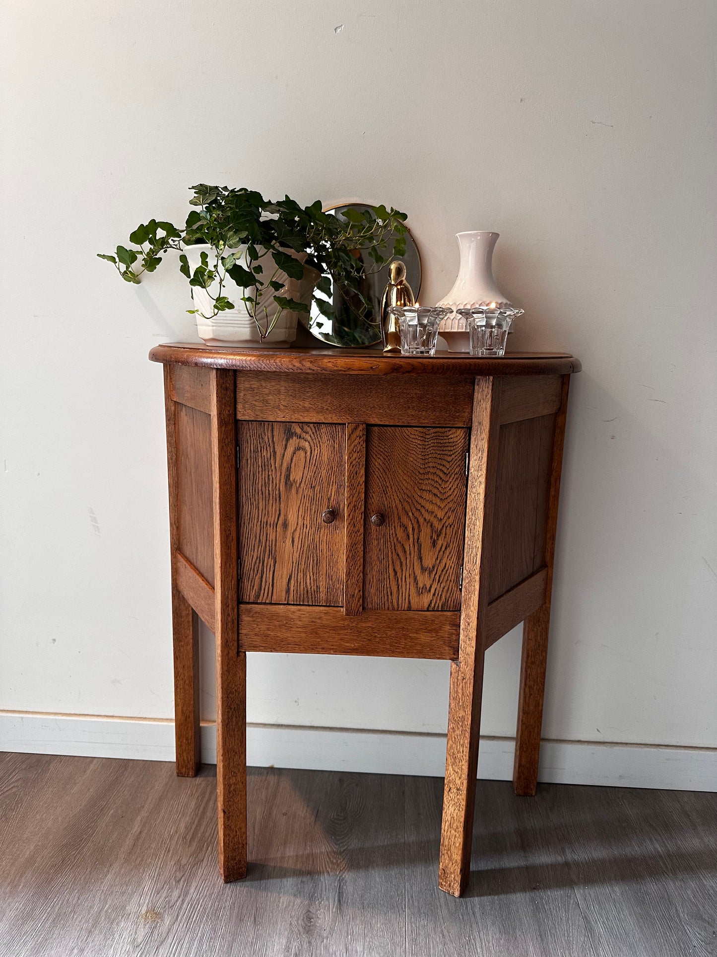 Jaren 70 kastje bijzettafeltje