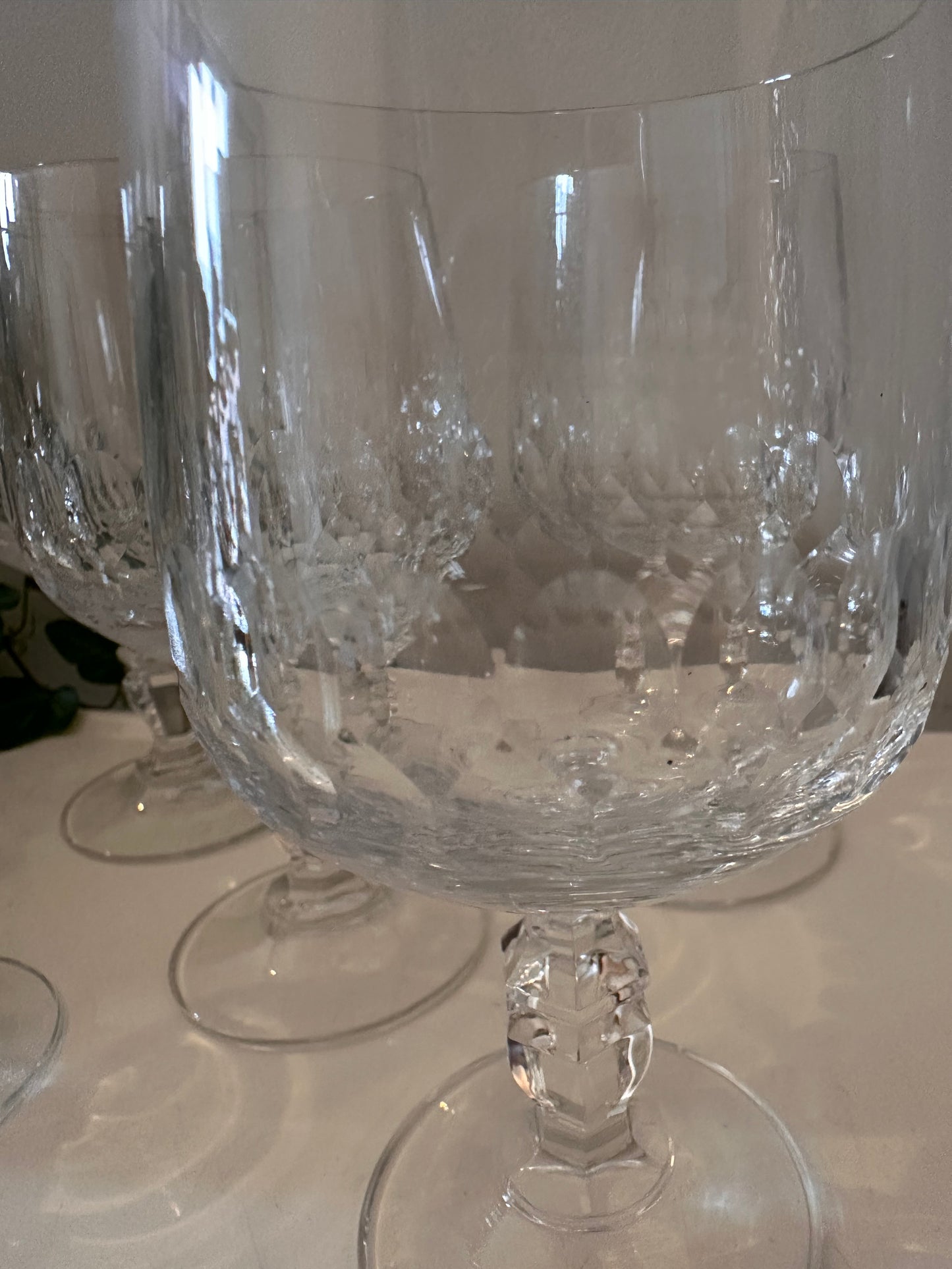 Set van 5 kristallen wijnglazen