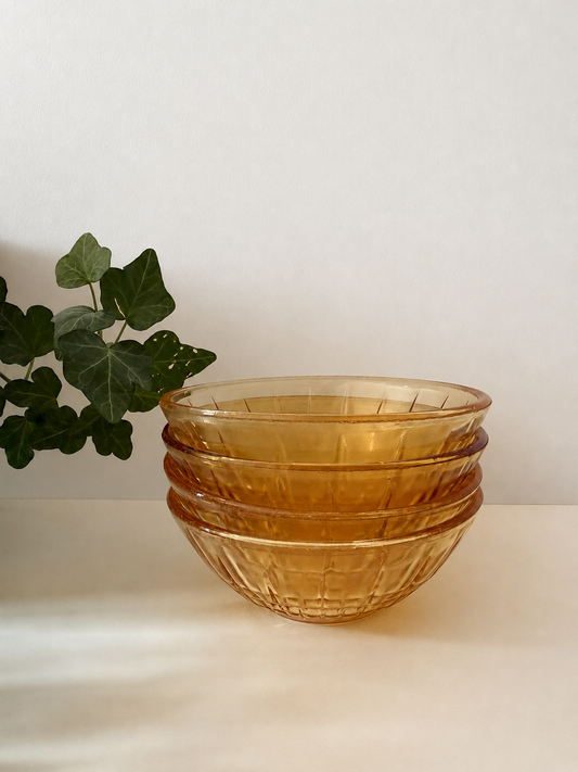 Set van 4 Amberkleurige schaaltjes