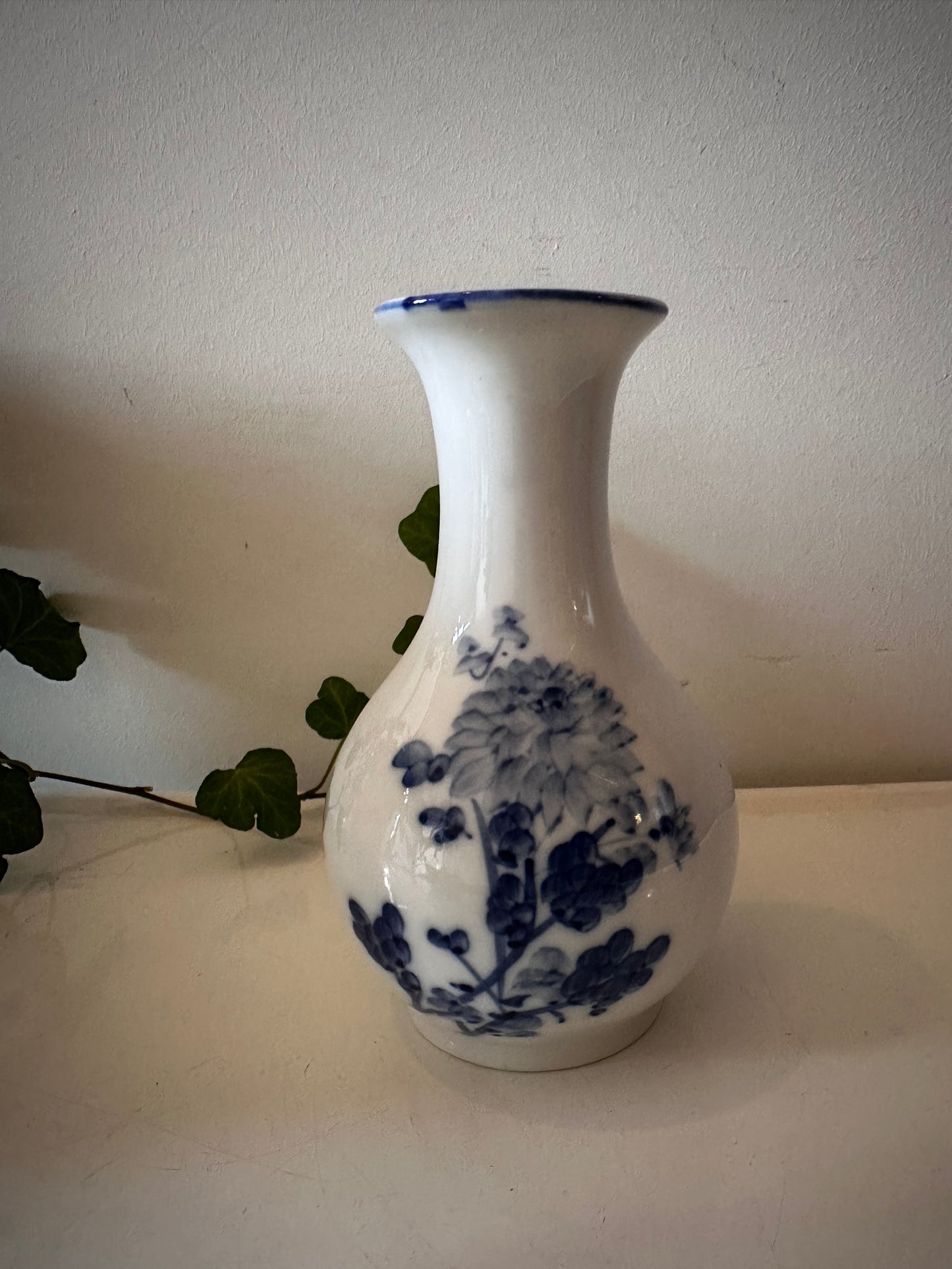 Porseleinen Delfts blauw vaasje vintage