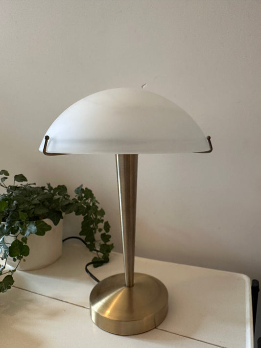 Touch tafellamp met mat glazen kap