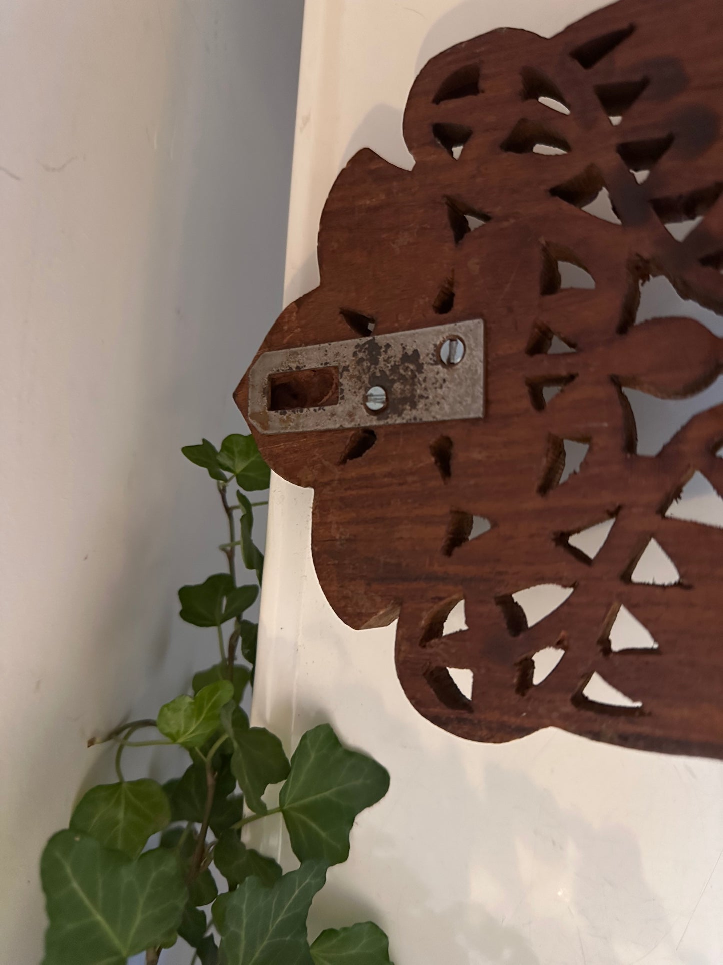 Houten opengewerkte console