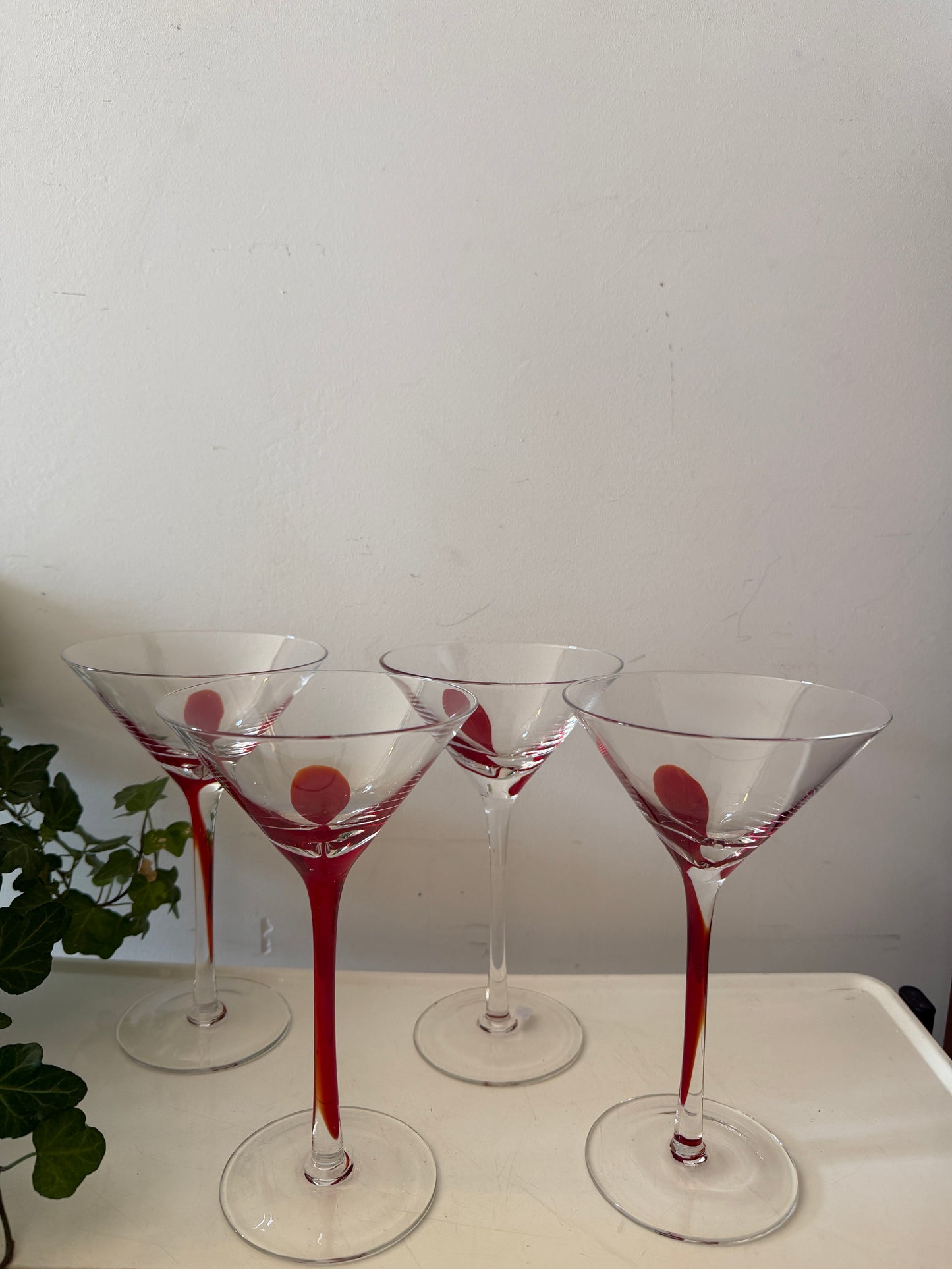 Pier 1 Imports Swirline Red cocktail glazen