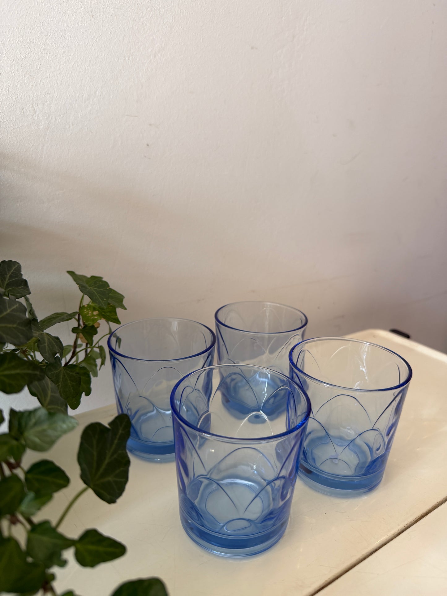Set van 4 vintage waterglazen blauw glas