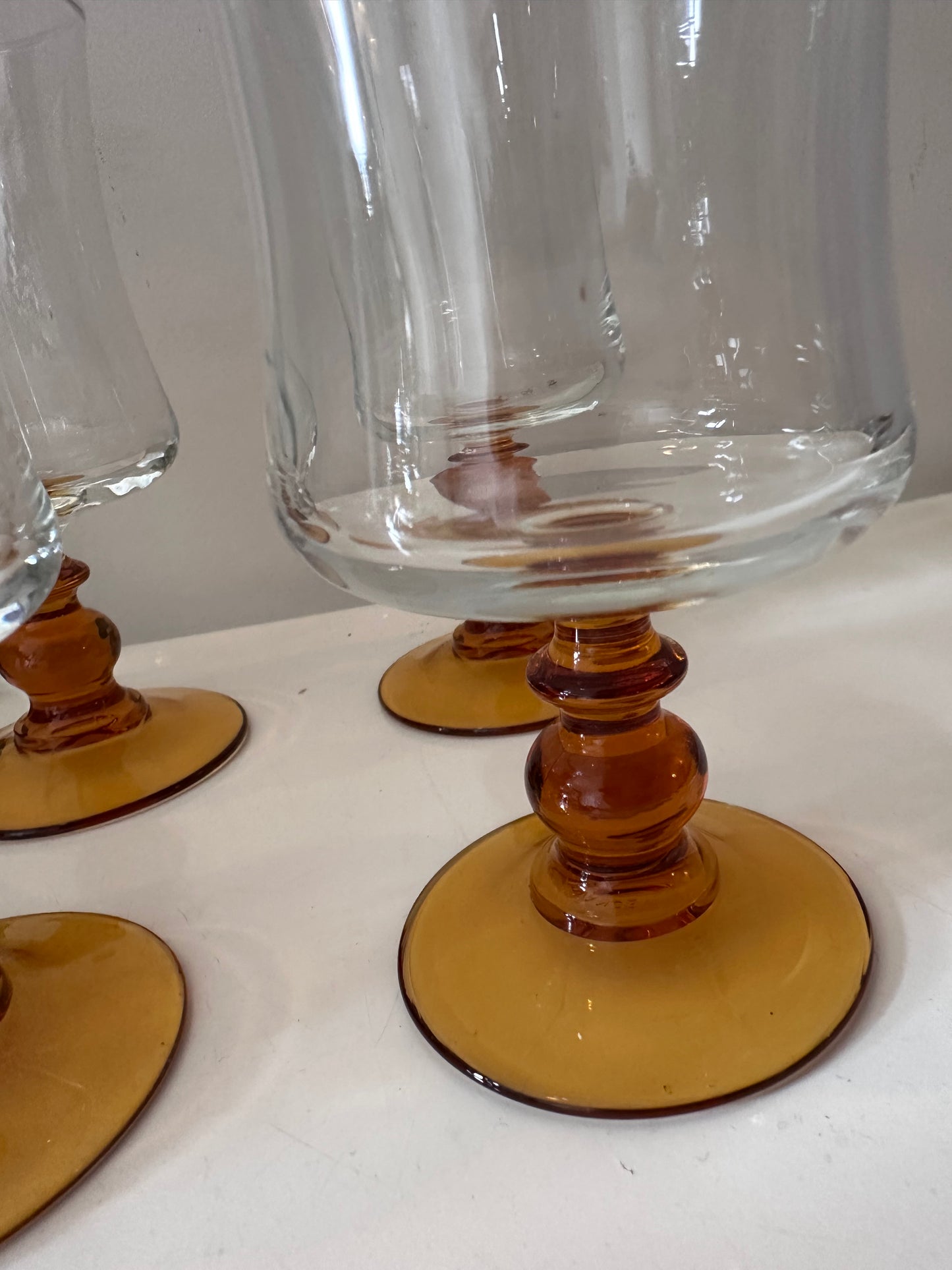 Set van 4 amberkleurige glazen