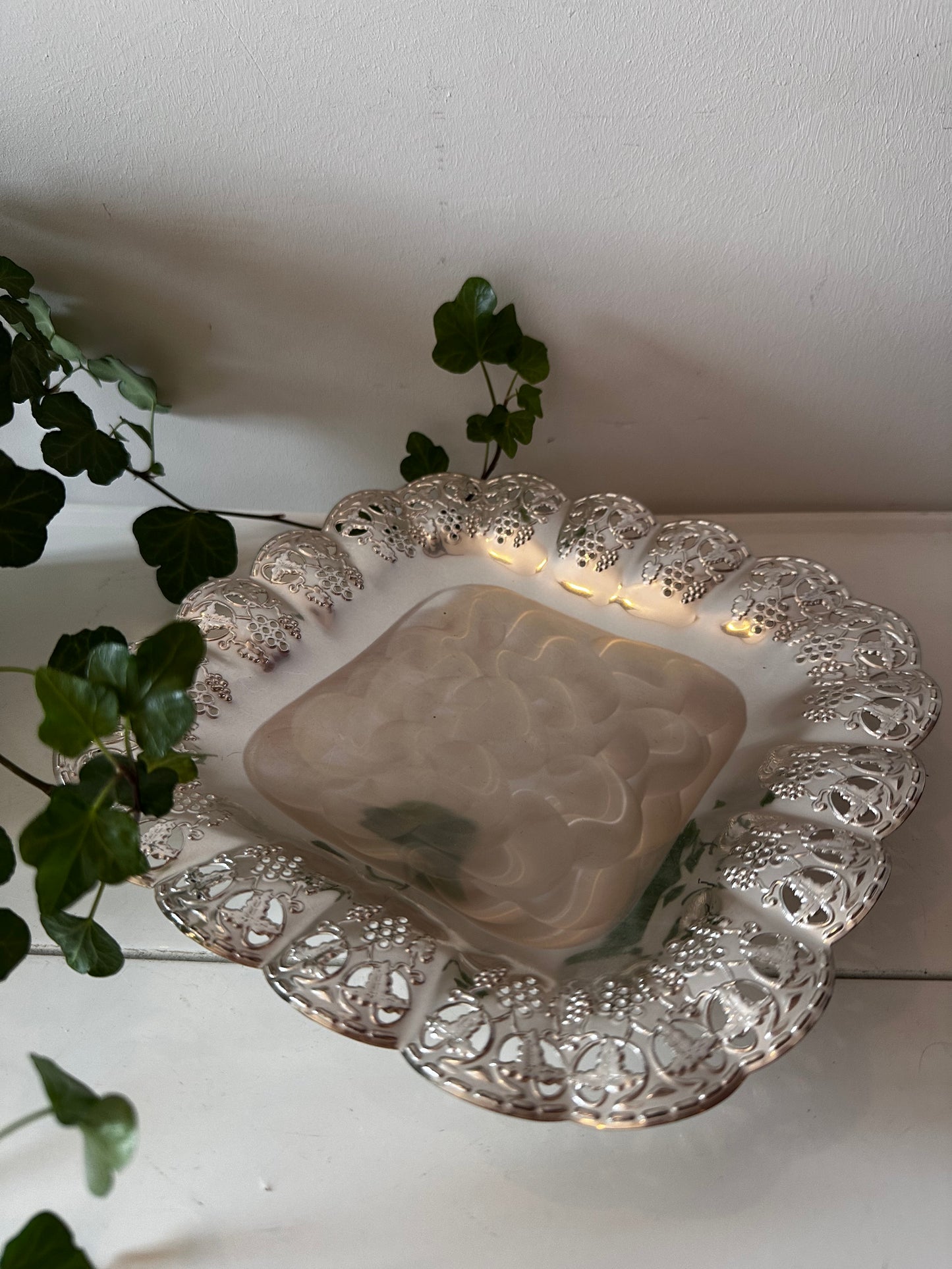 Zilverkleurige schaal