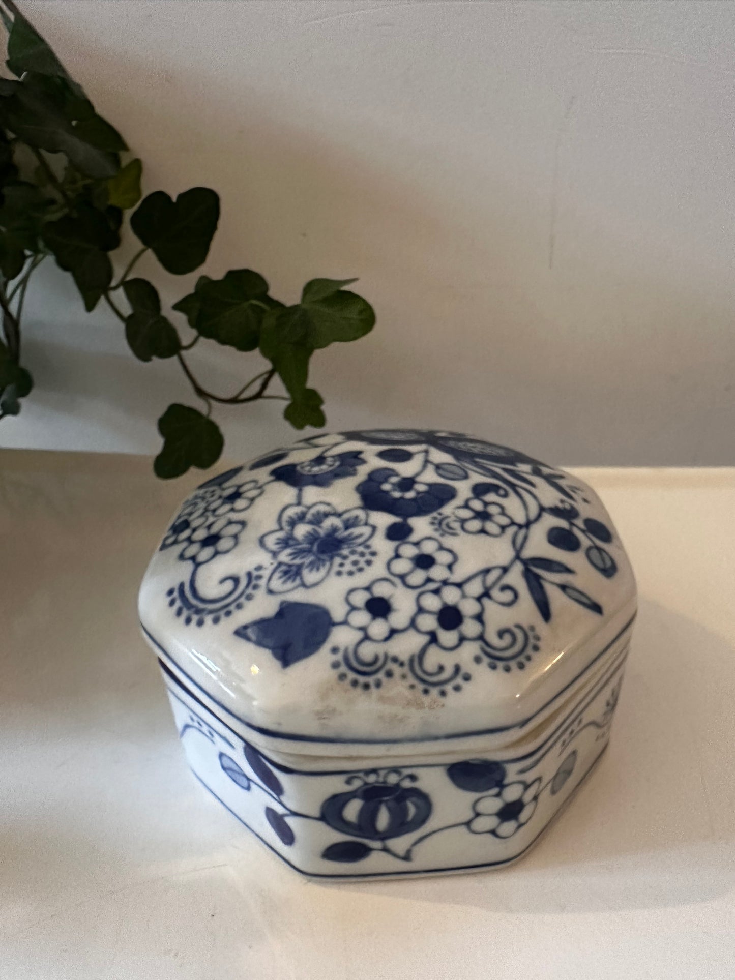 Porseleinen bewaardoosje