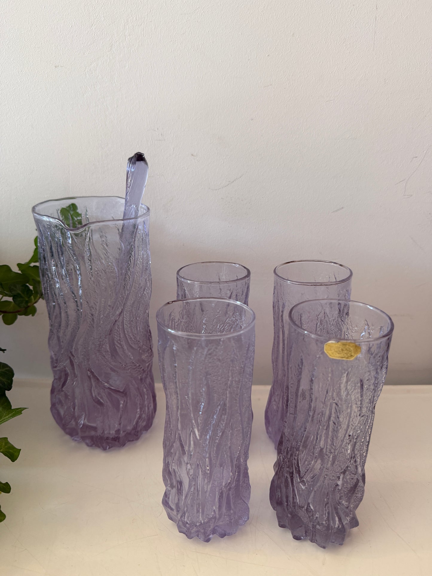 Jaren 70 Neodymium kristallen drinkwater