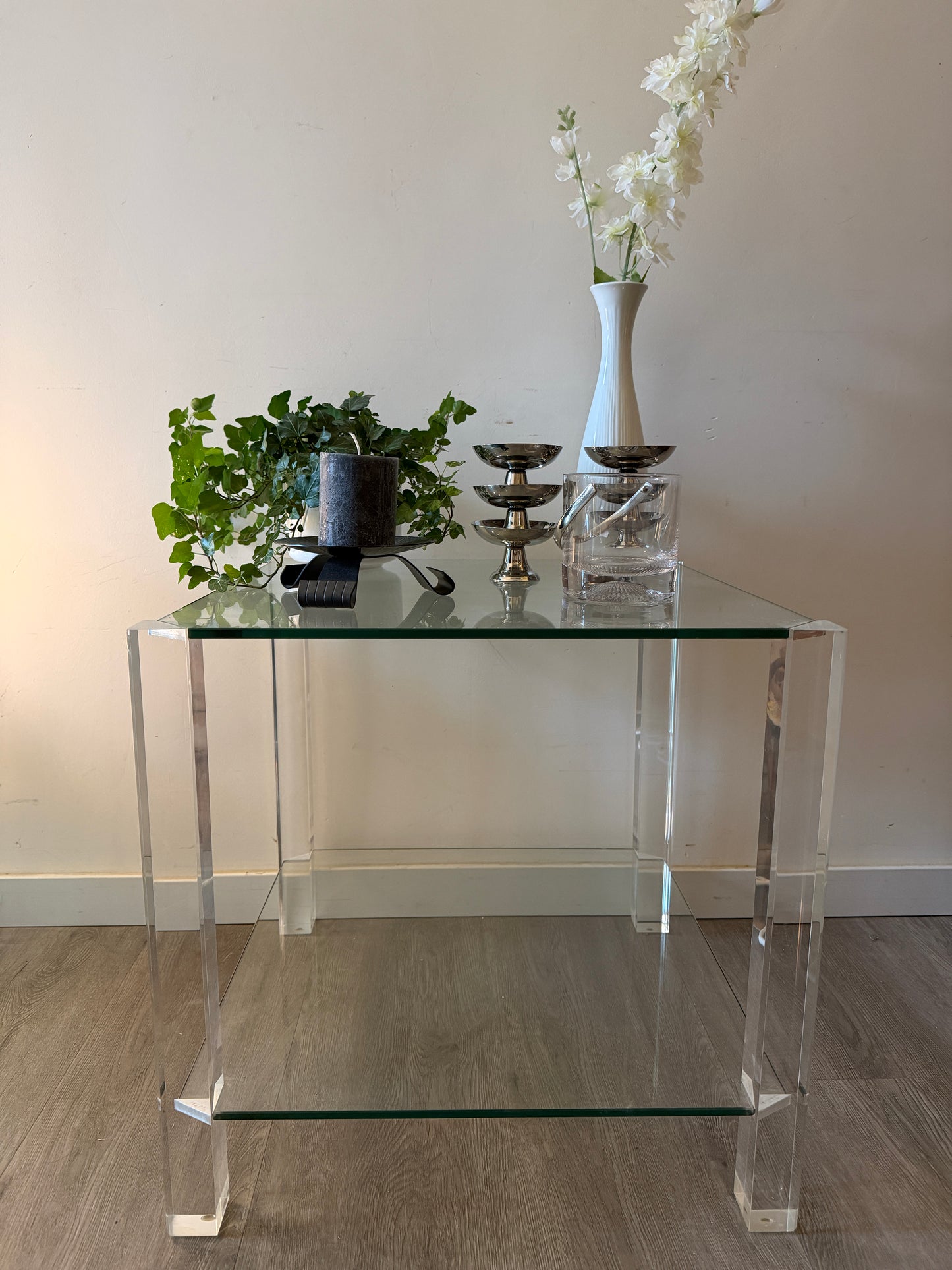Lucite bijzettafel
