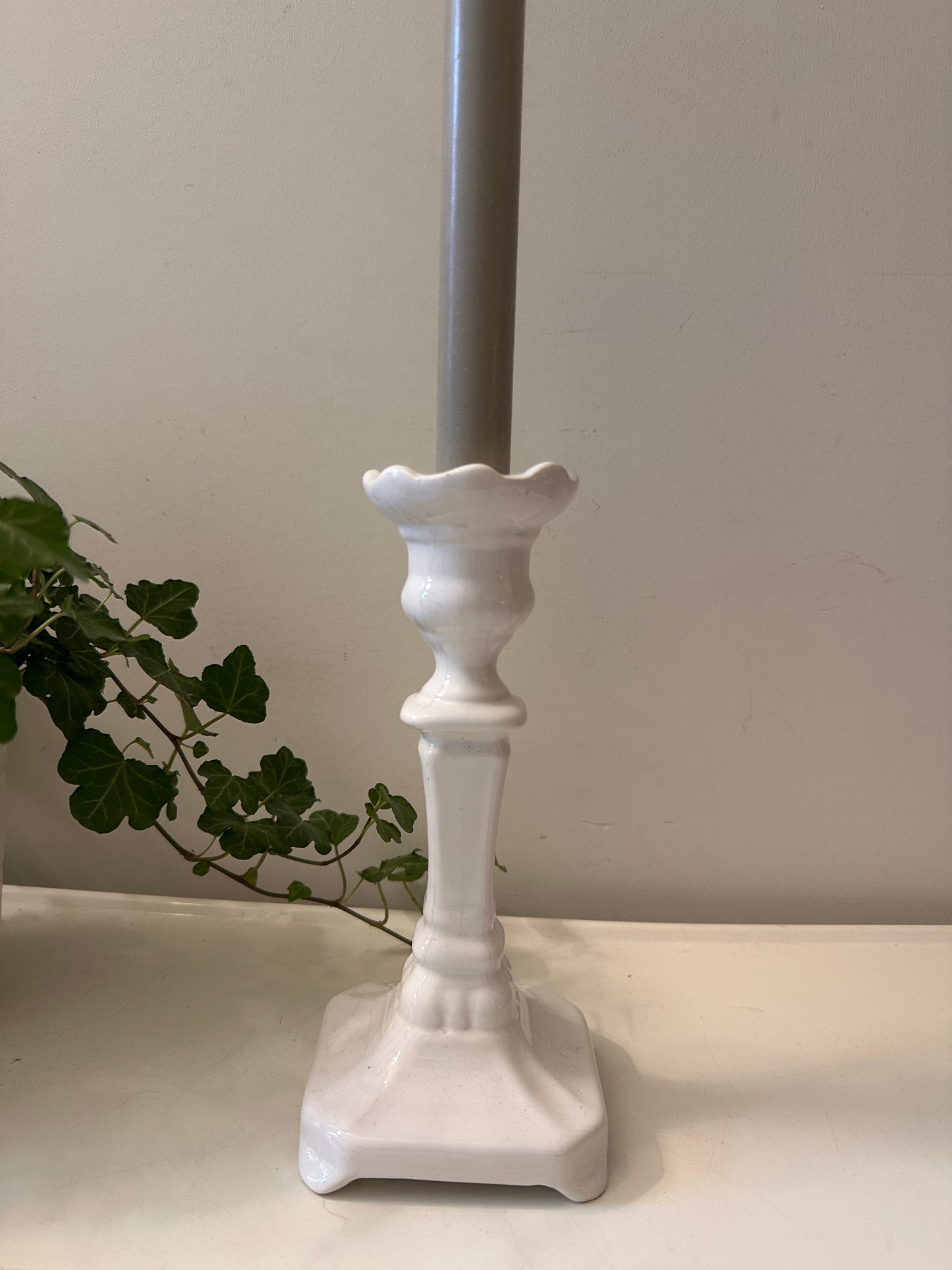 Kandelaar wit gemerkt Delfts Holland 1694