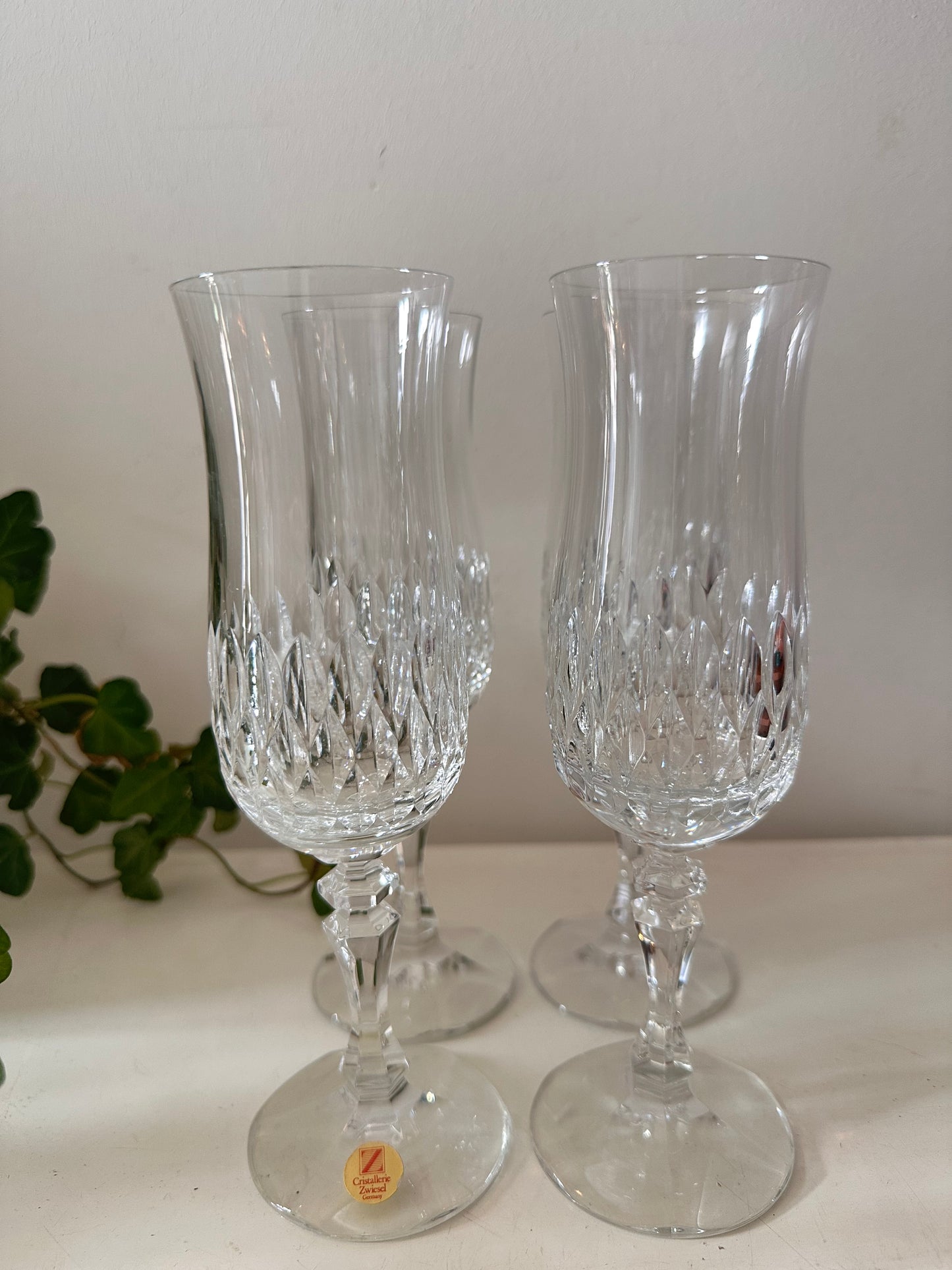 Set van 4 zwaar kristallen flutes