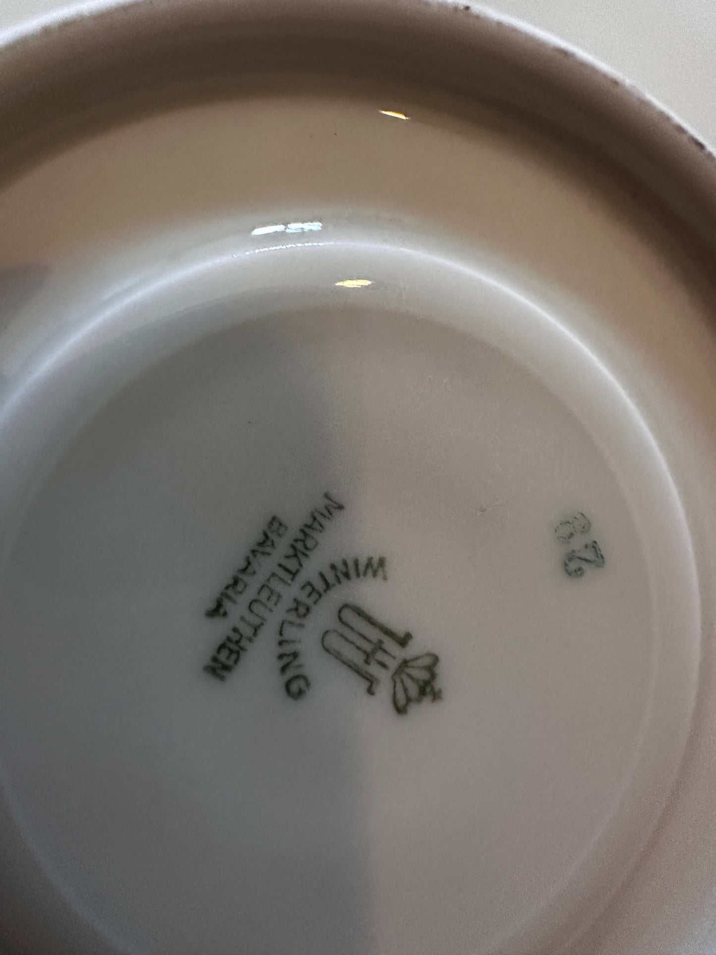 Set van twee porseleinen kop en schotels