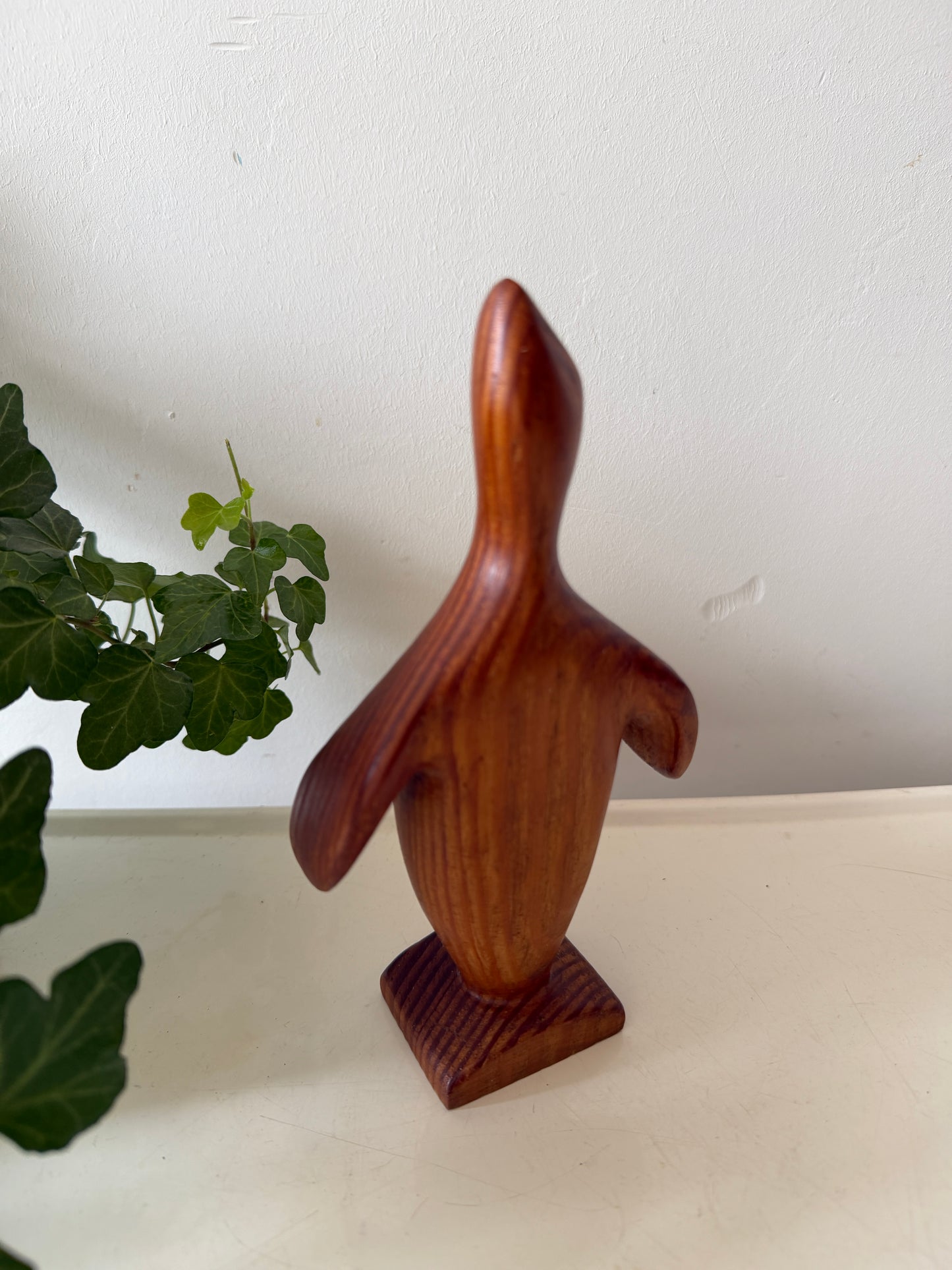 Mid Century houten beeldje pinguïn