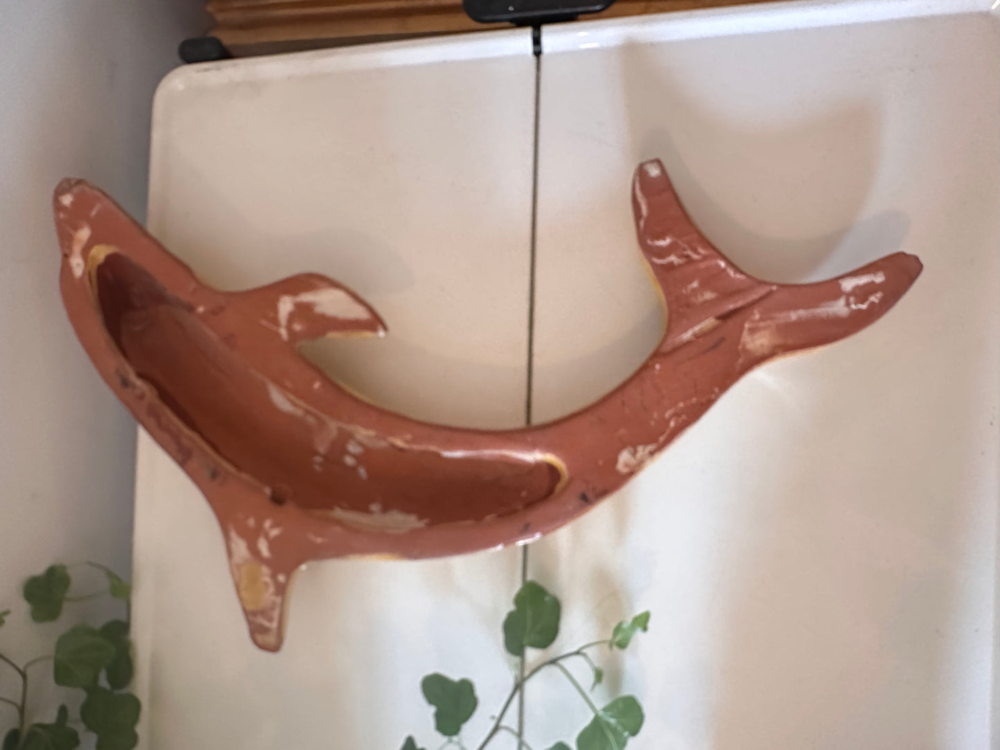 Keramieken dolfijn wanddecoratie jaren 70