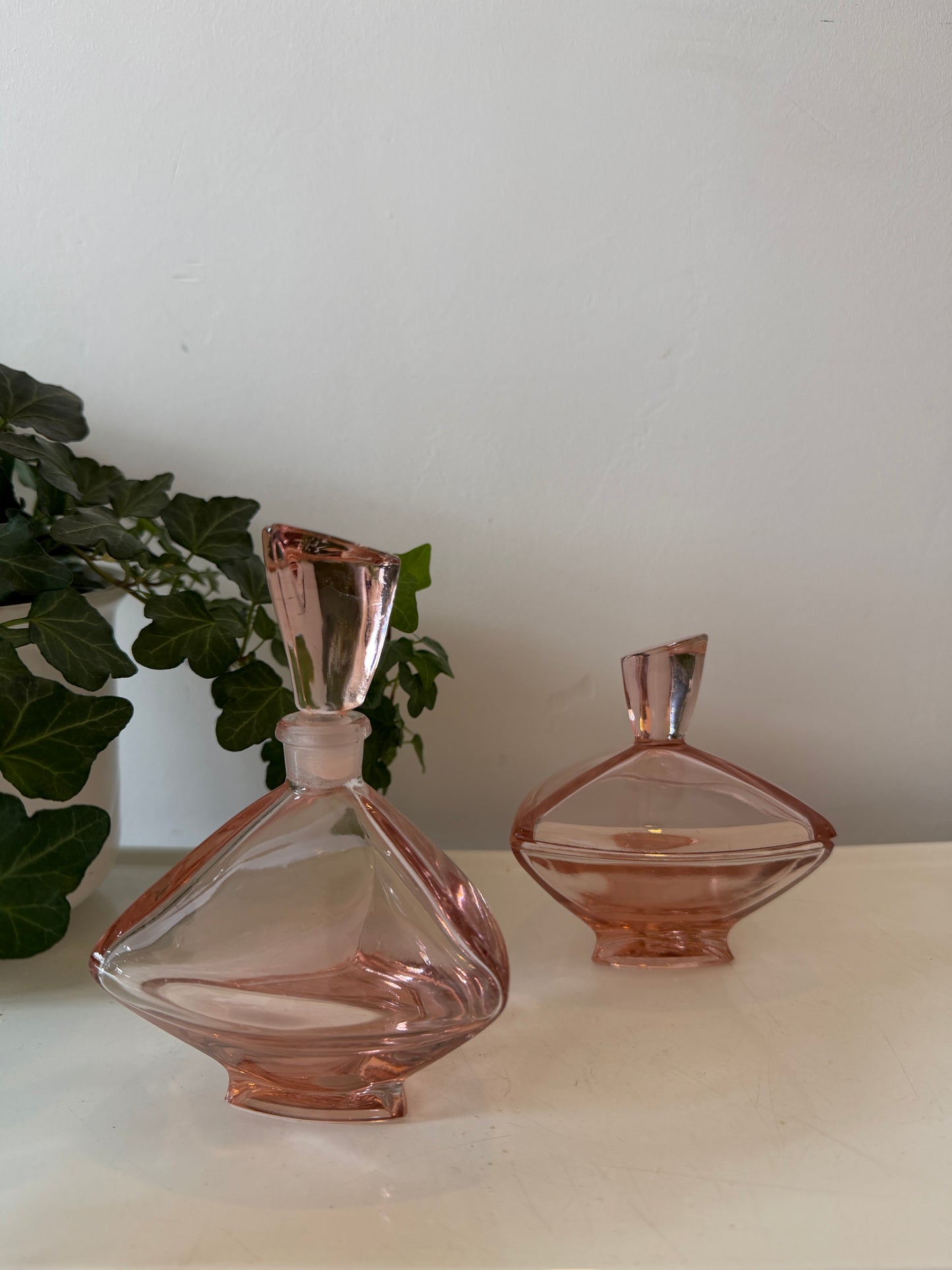 Art Deco set roze glas