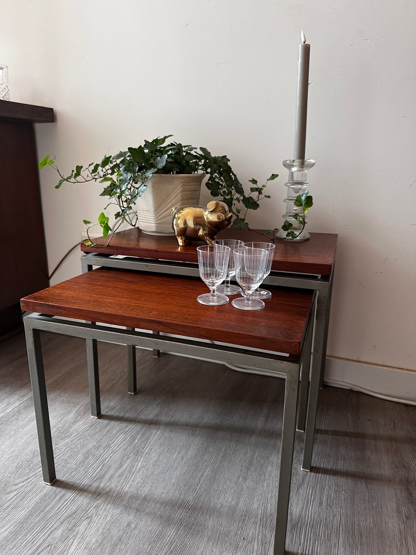 Set van 2 vintage nesting tables Mimi set