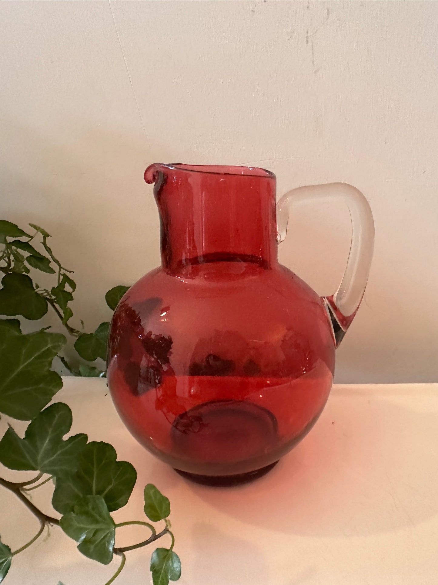 Cerise roze karaf Scandinavisch design