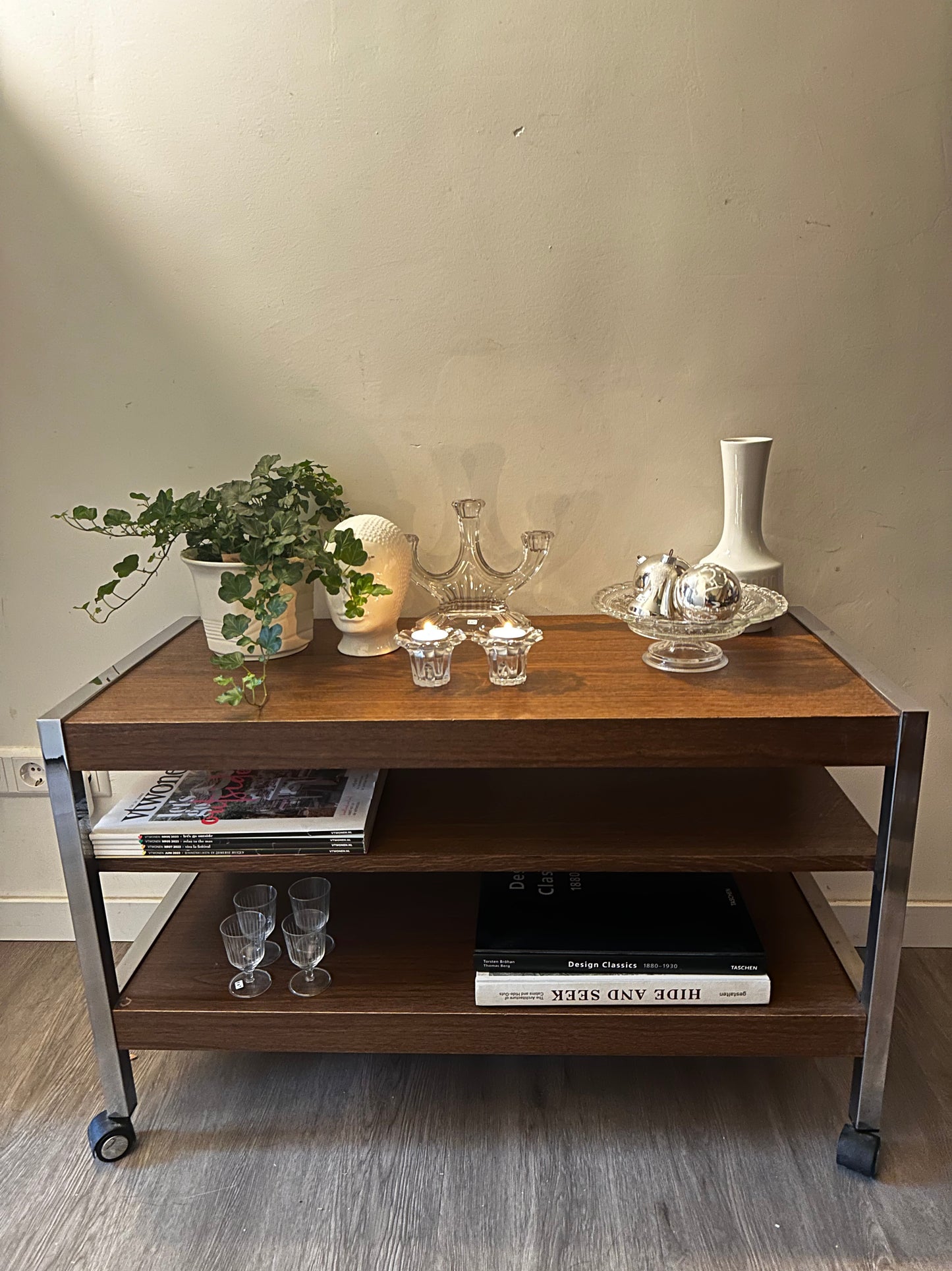 Jaren 70 vintage bijzettafel serveerwagen