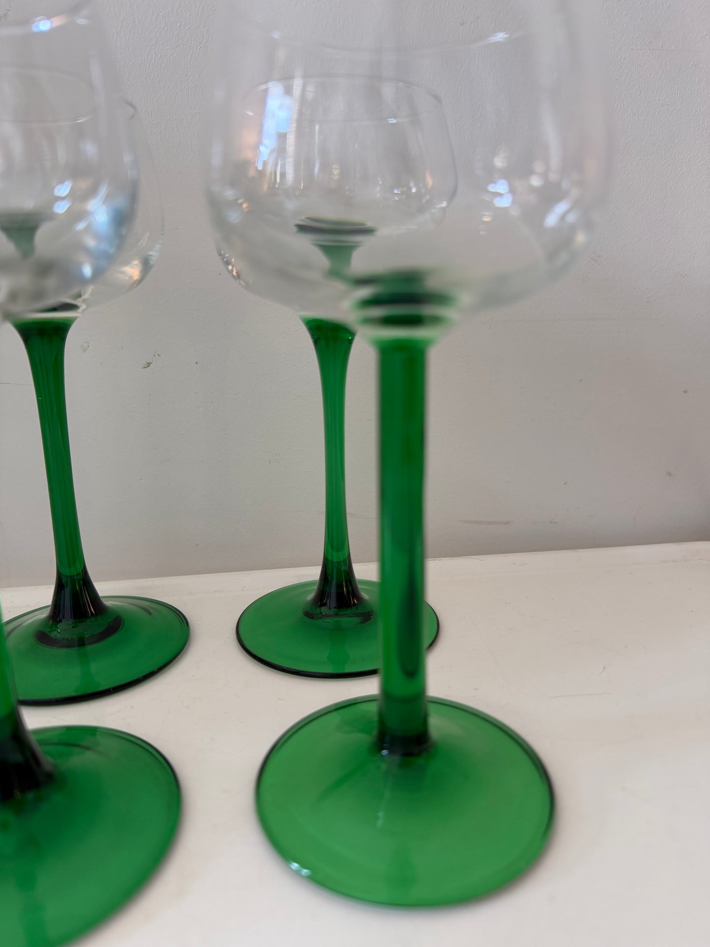 Set van 4 glazen op groene steel jaren 70