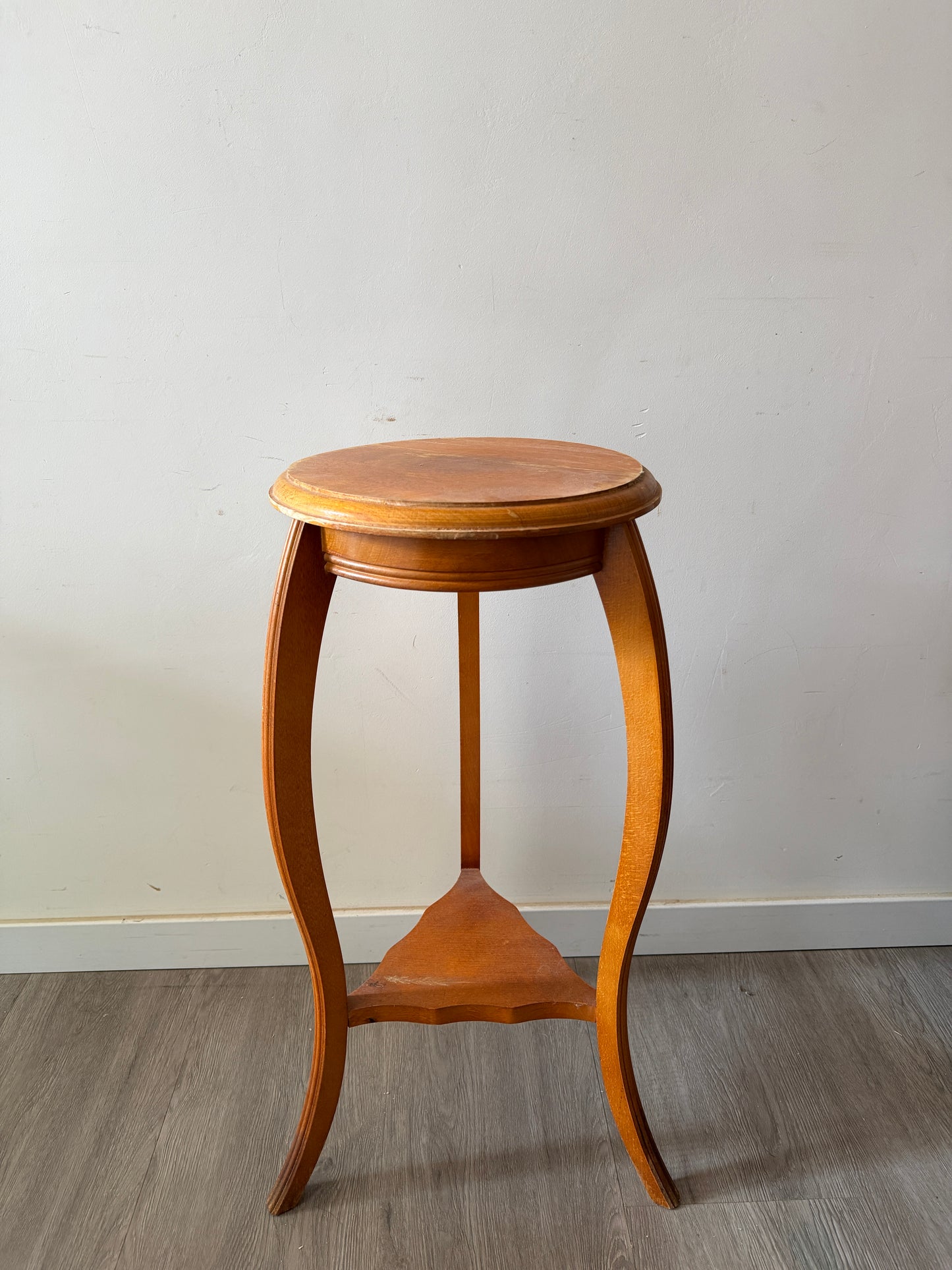 Houten bijzettafeltje